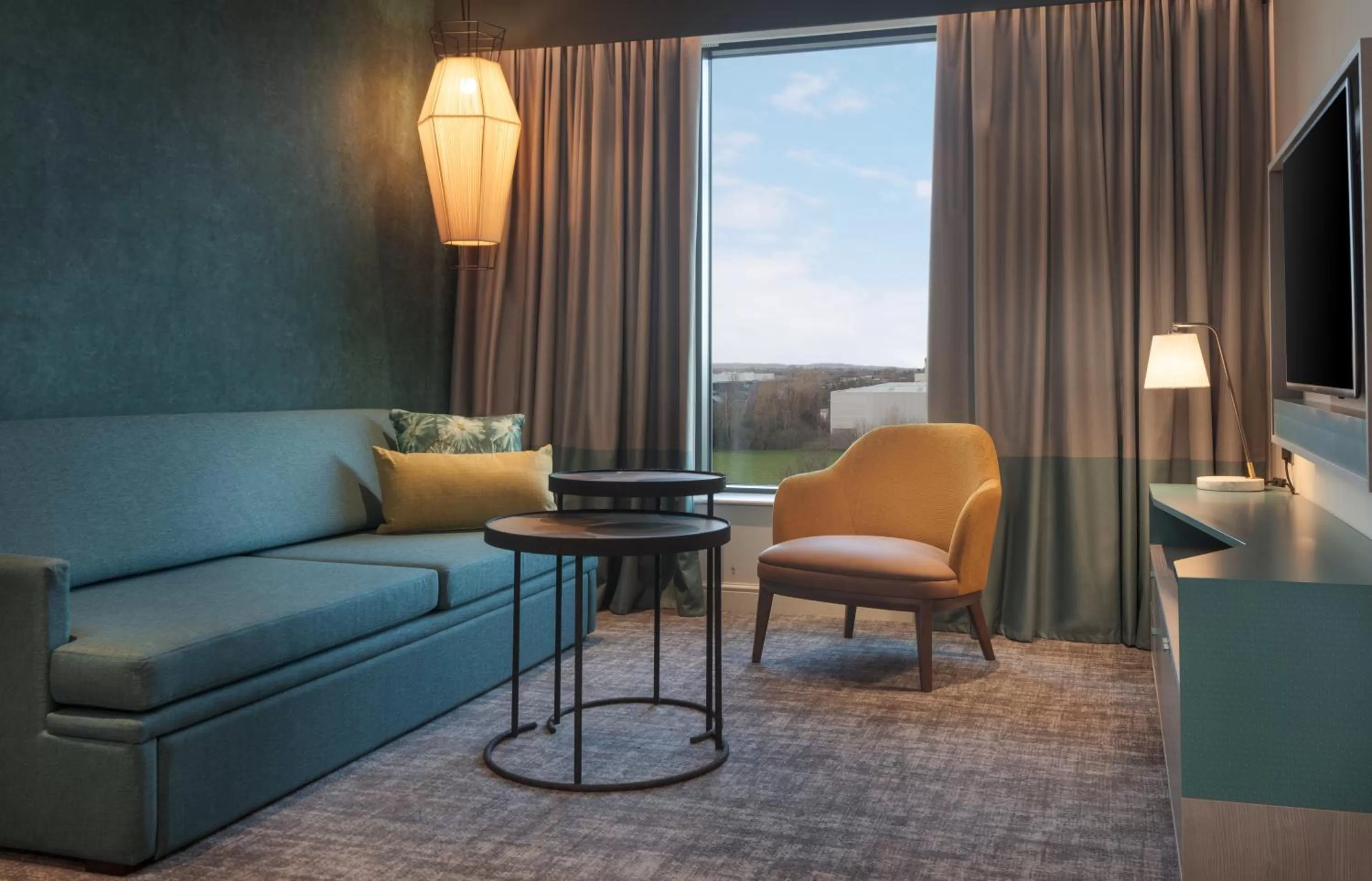 TV and multimedia in Staybridge Suites London Heathrow - Bath Road, an IHG Aparthotel