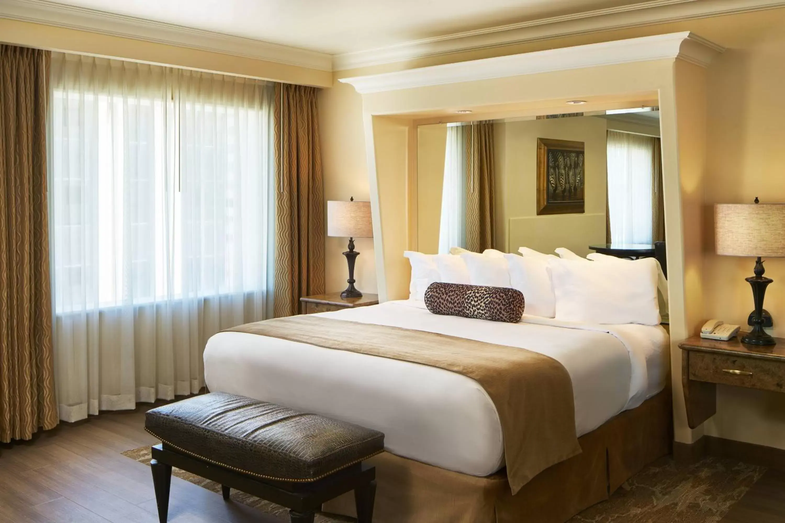 Photo of the whole room, Bed in The Davenport Tower, Autograph Collection Photo of the whole room, Bed in The Davenport Tower, Autograph Collection