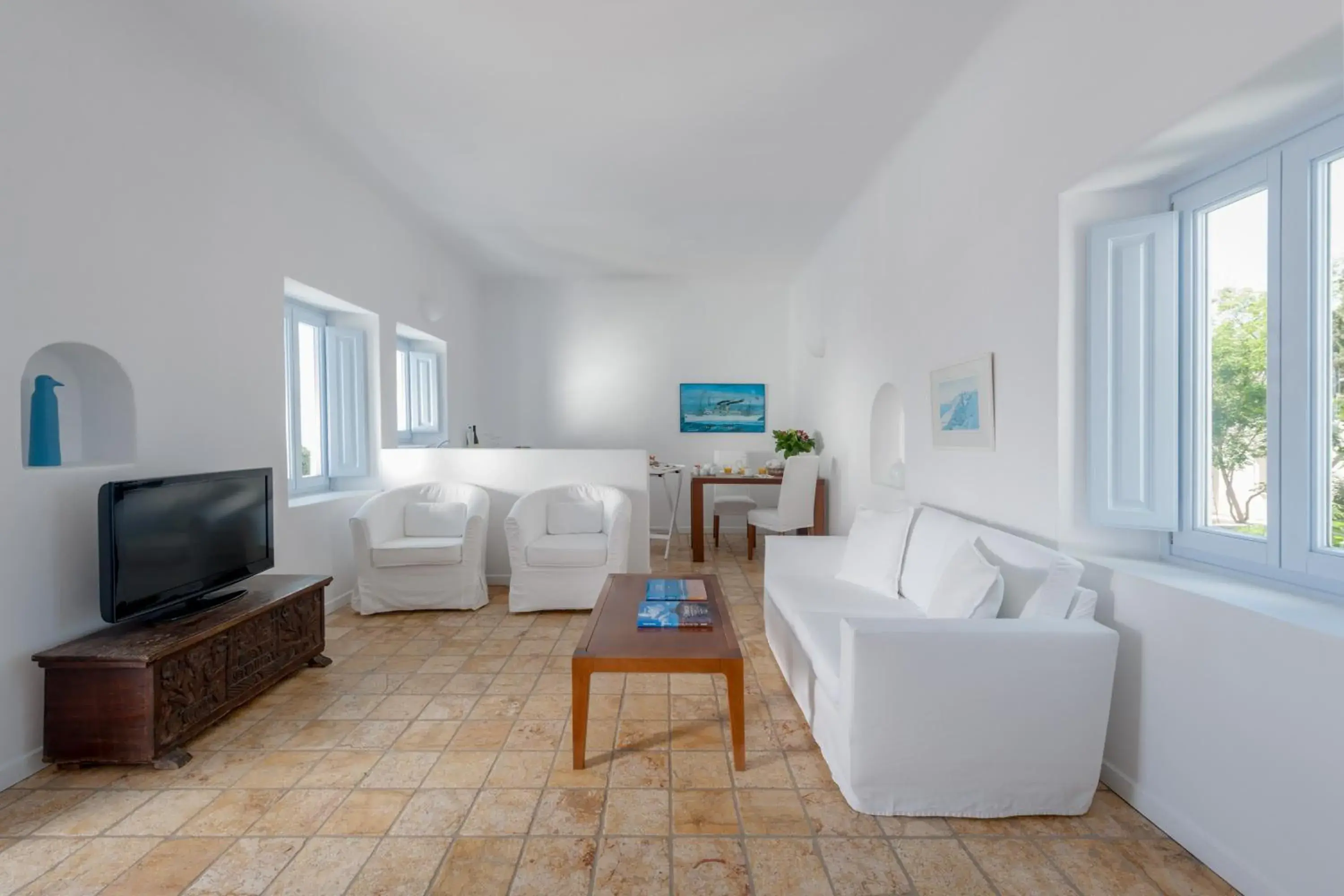 Living room, TV/Entertainment Center in Aria Suites & Villas