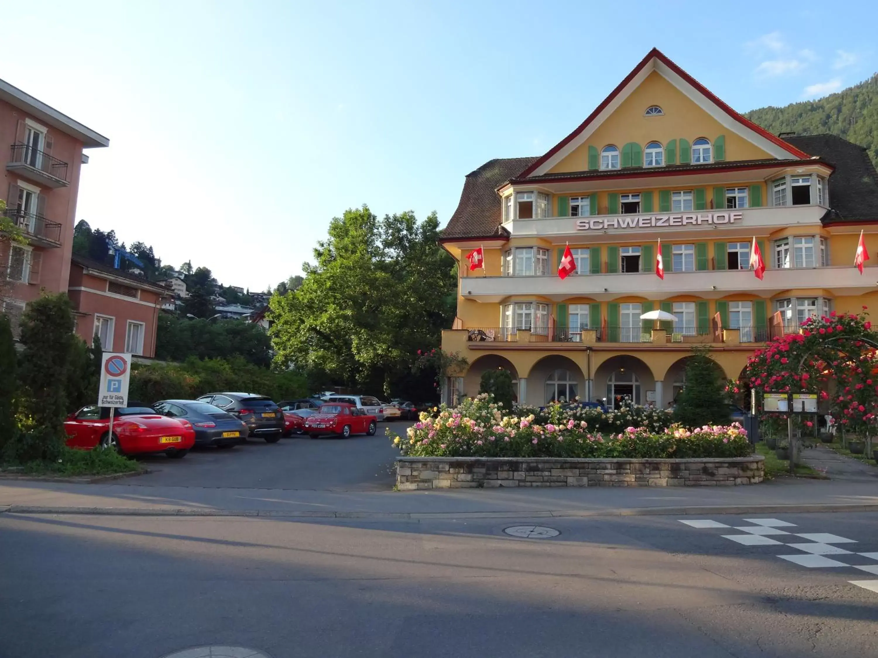 Facade/entrance, Property Building in Hotel Schweizerhof