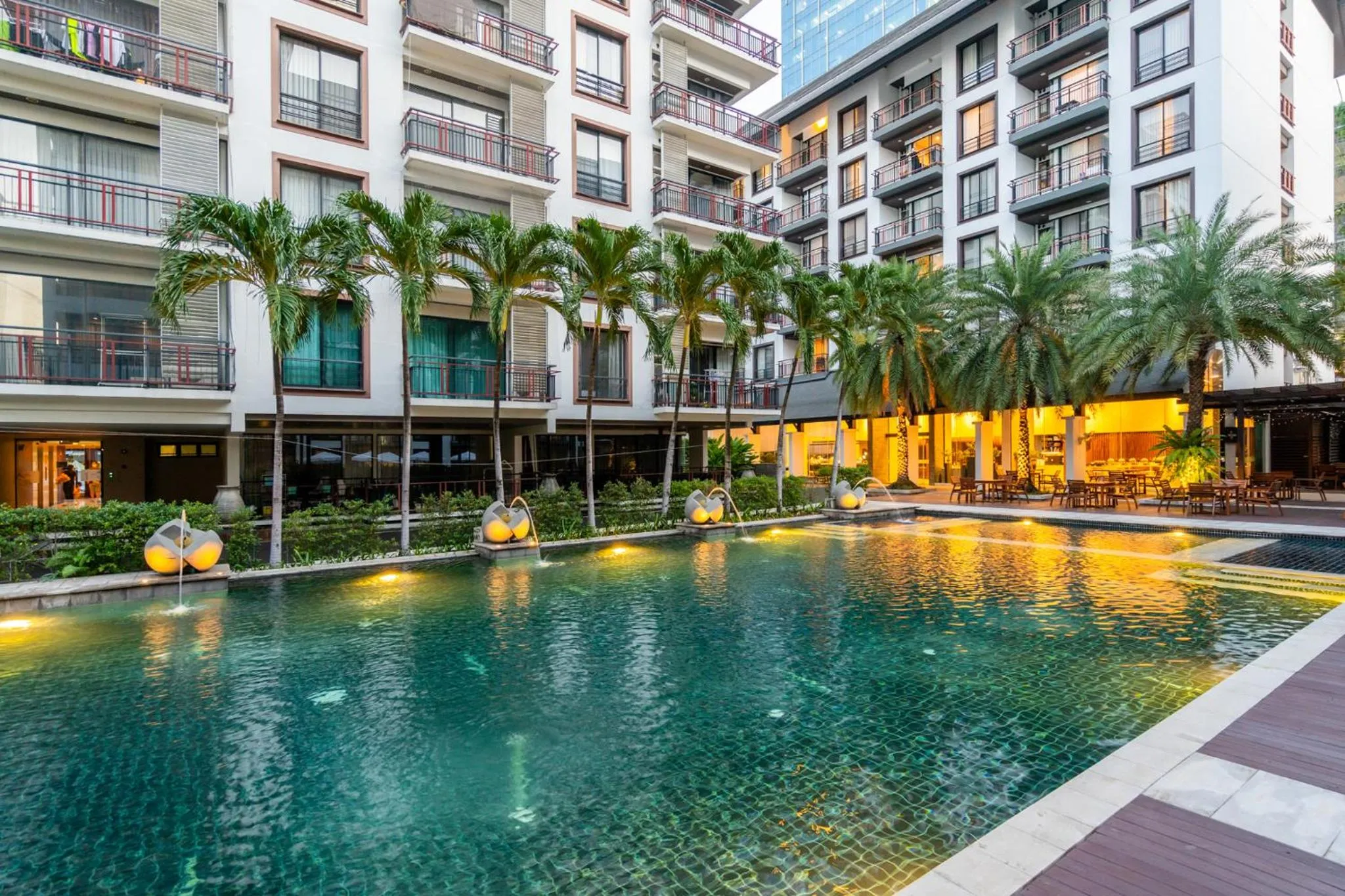 Swimming pool in Amanta Hotel & Residence Ratchada