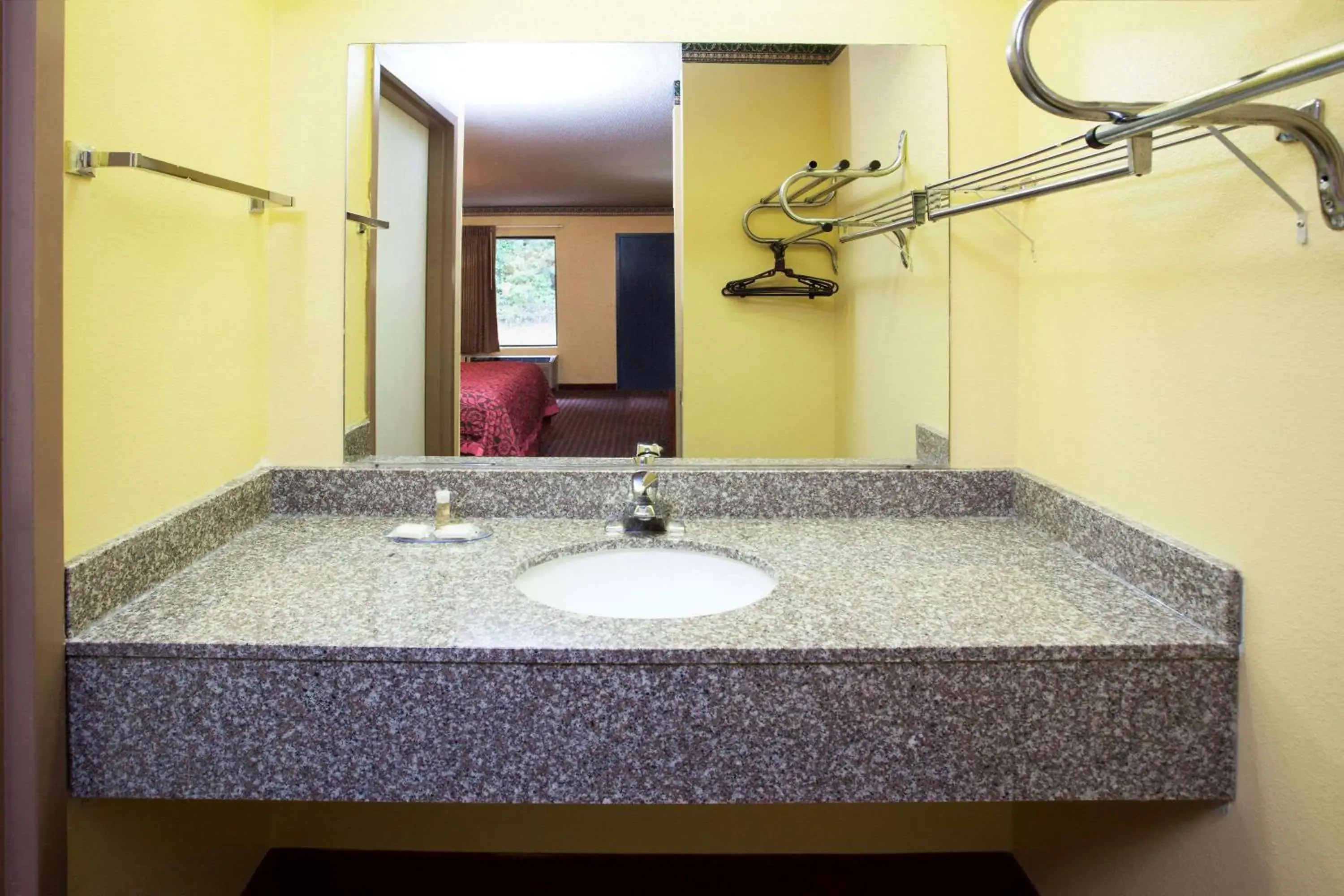 Photo of the whole room, Bathroom in Days Inn by Wyndham Covington