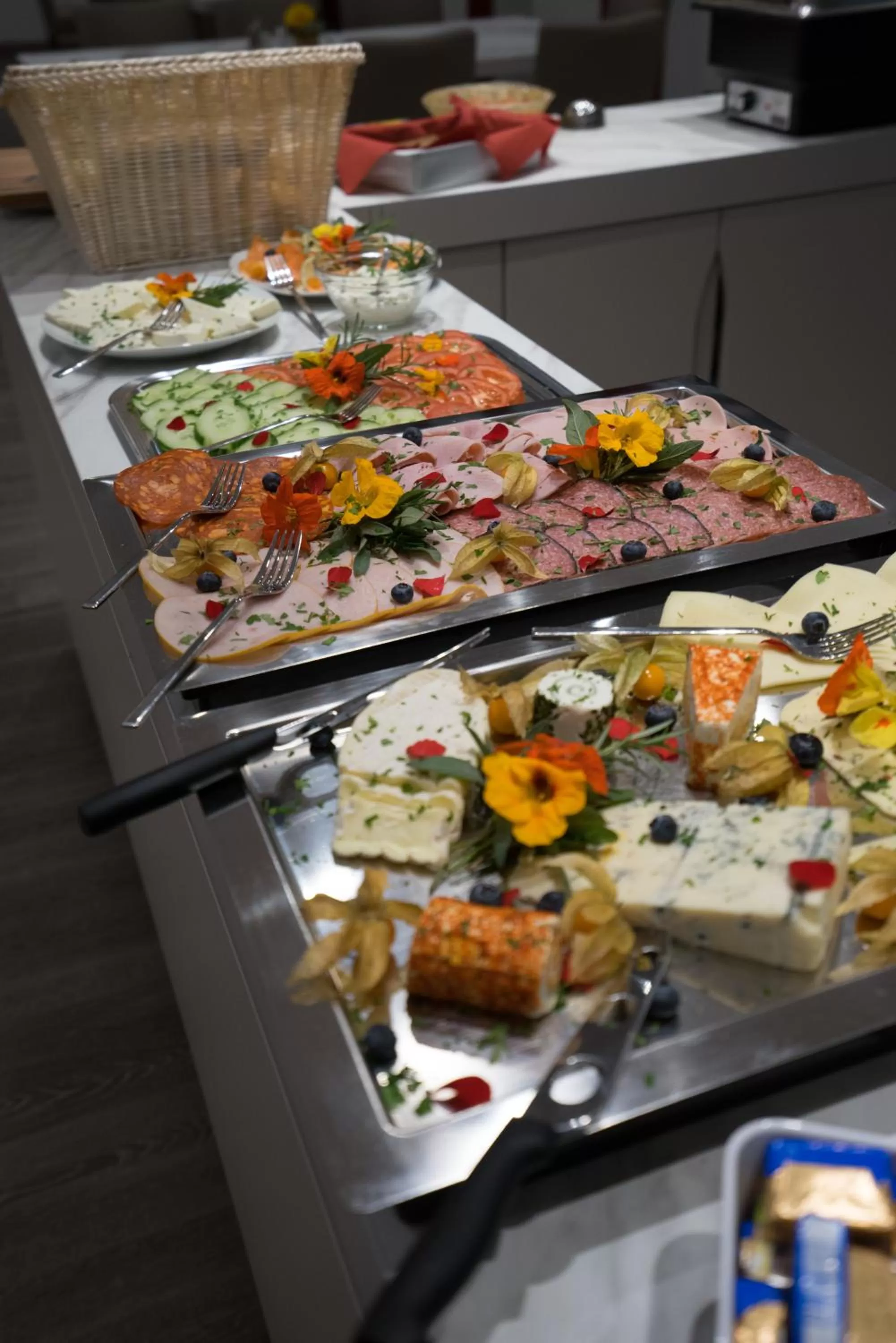 Buffet breakfast in Ruhr Inn Hotel