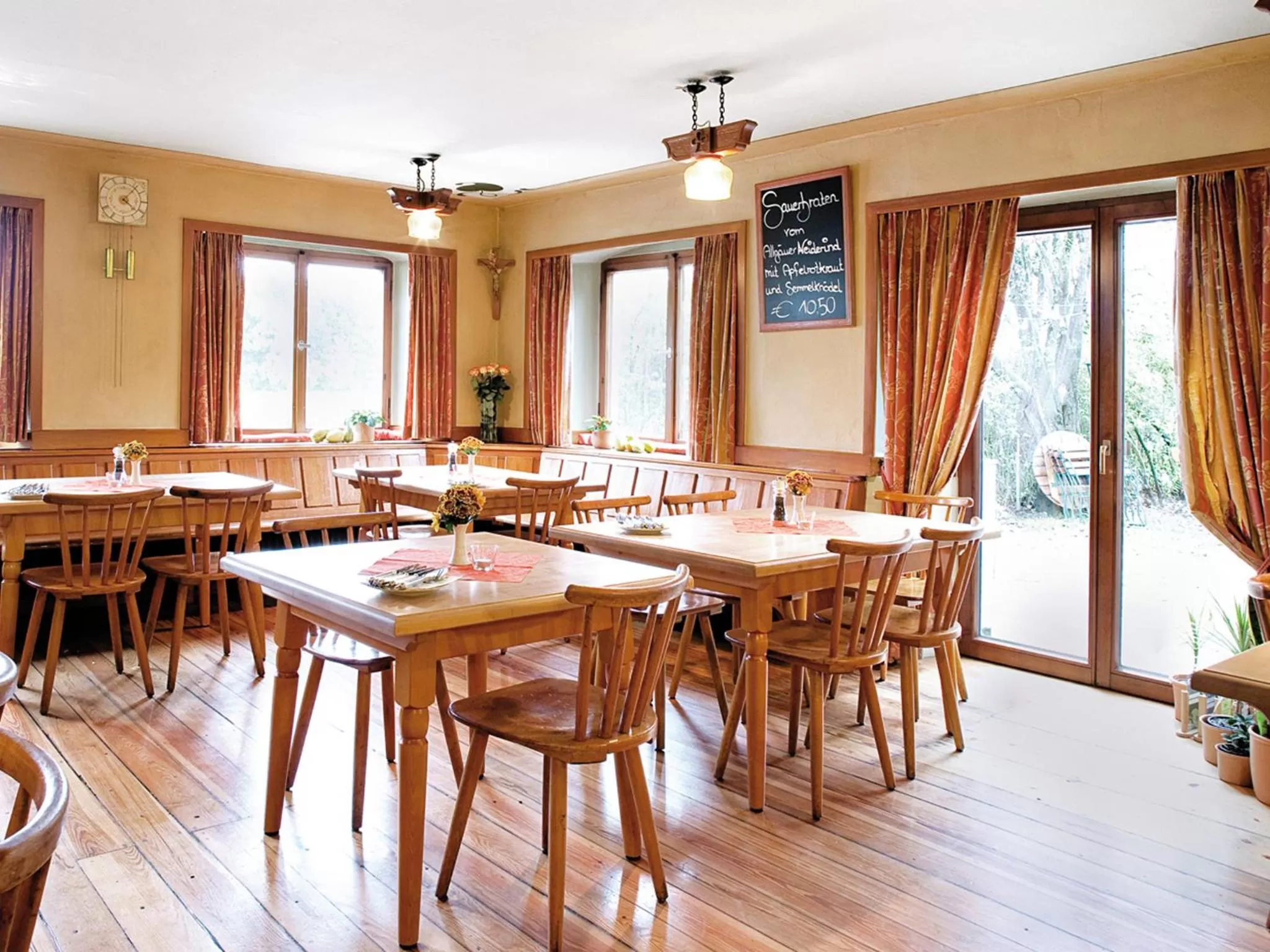 Restaurant/places to eat in Hotel-Landgasthof KREUZ