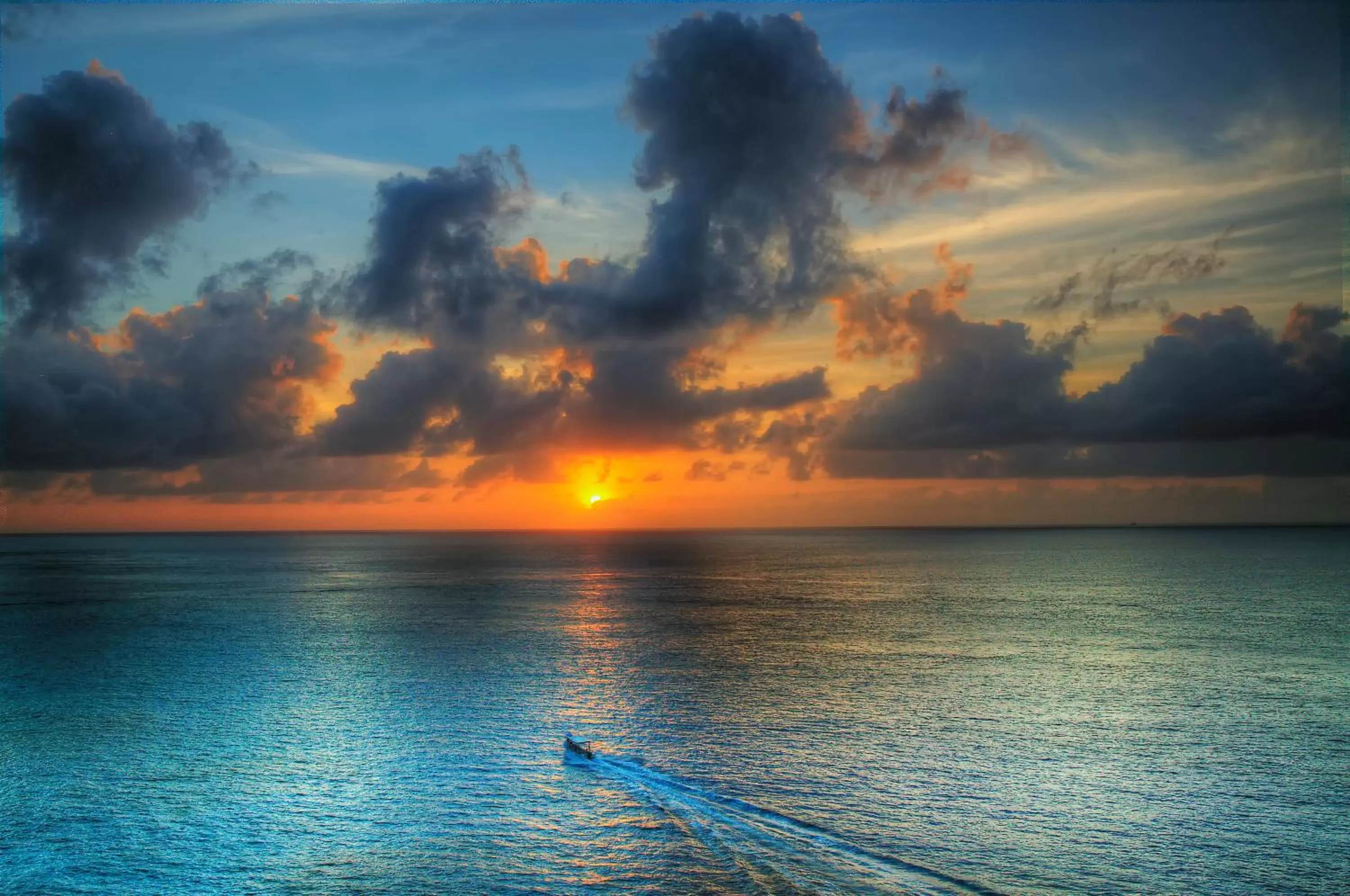 Sunset in Coral Princess Hotel & Dive Resort