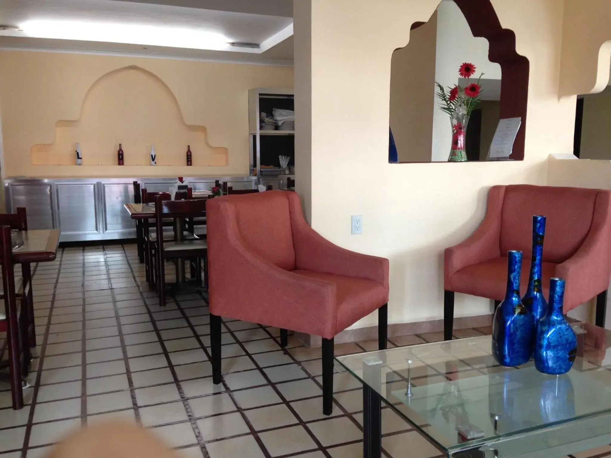 Restaurant/places to eat, Seating Area in Hotel Moreno