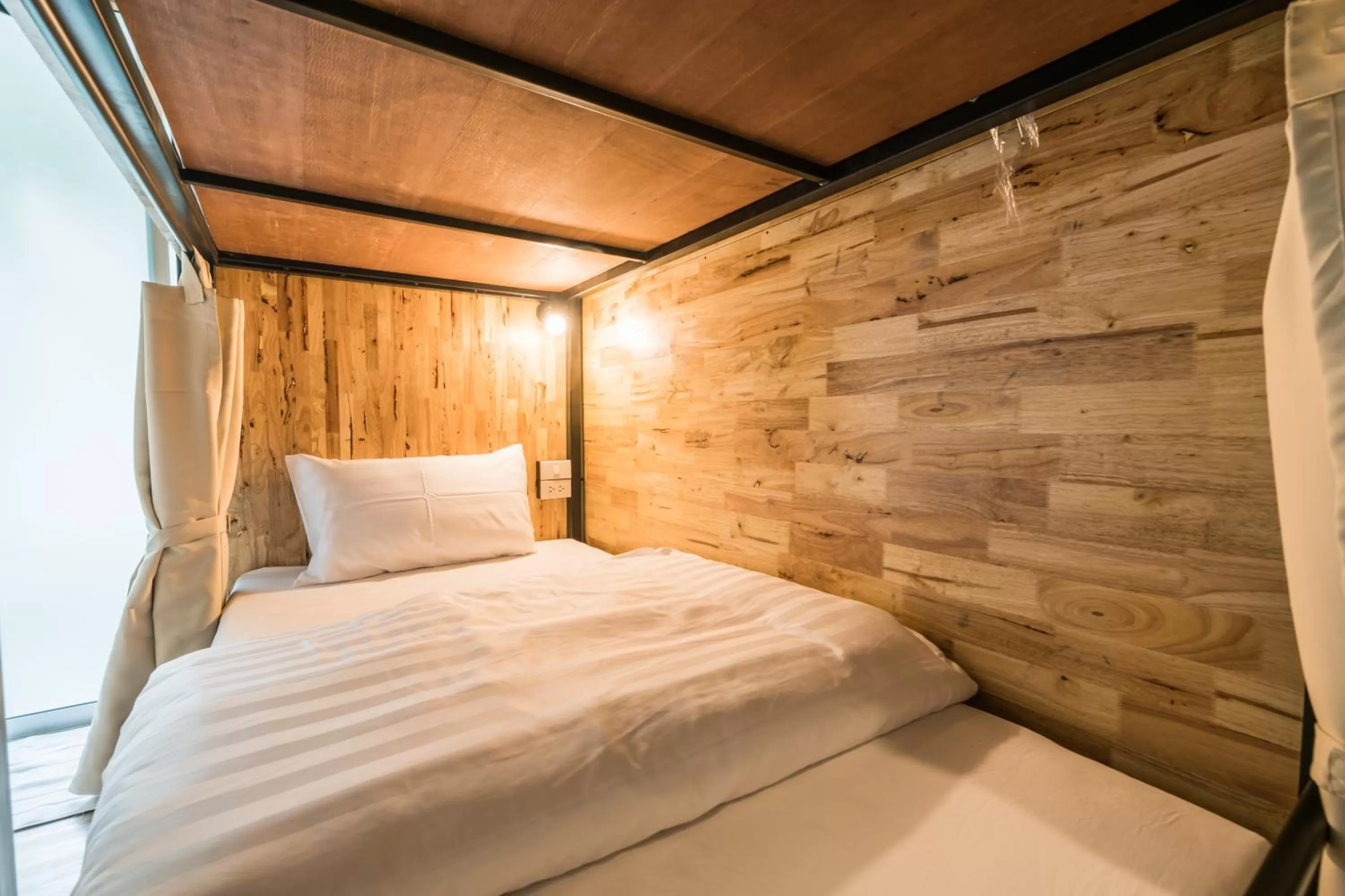 Bed in Your Space Hotel Prasingh