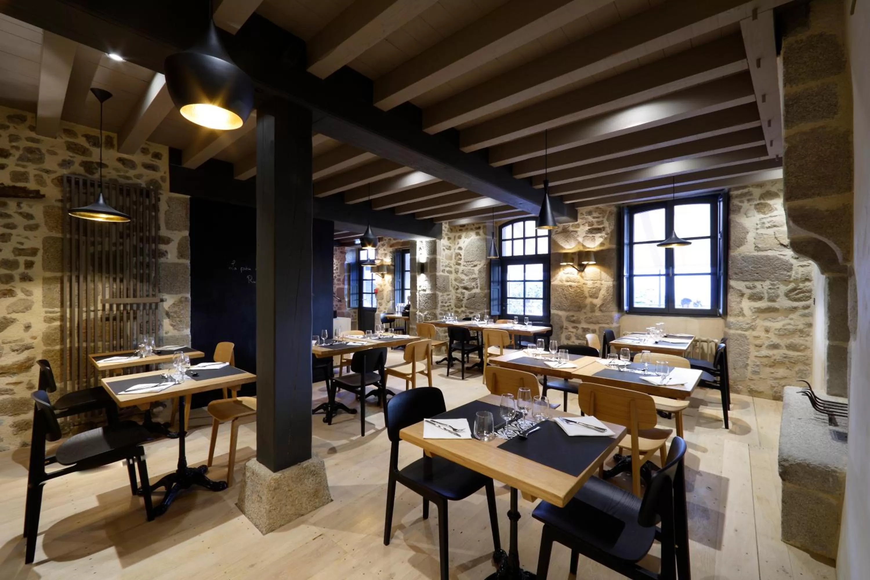 Restaurant/places to eat in Les Maisons du Pont - Charme & Caractère