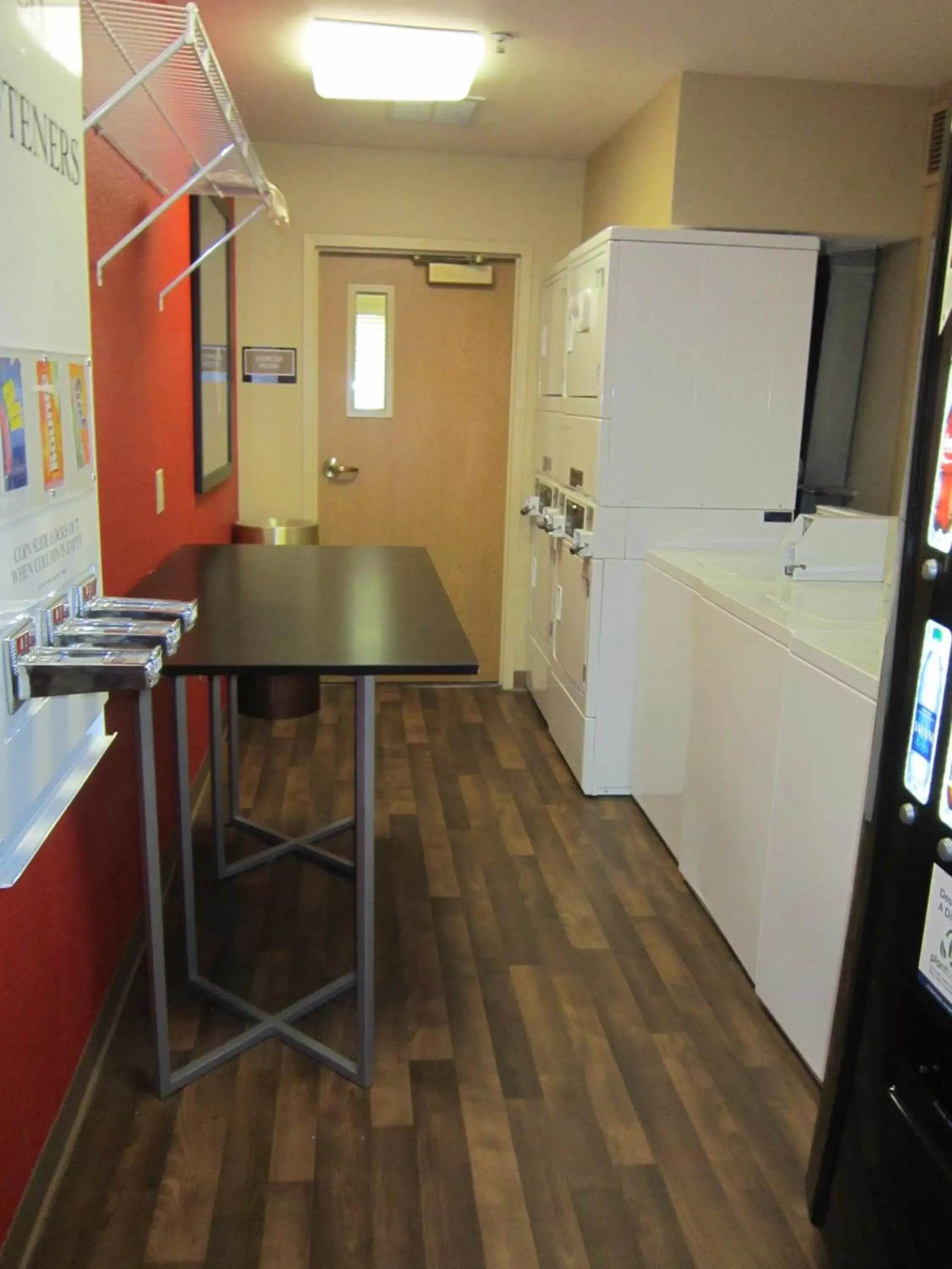 Other, Kitchen/Kitchenette in Extended Stay America Suites - Pleasanton - Chabot Dr