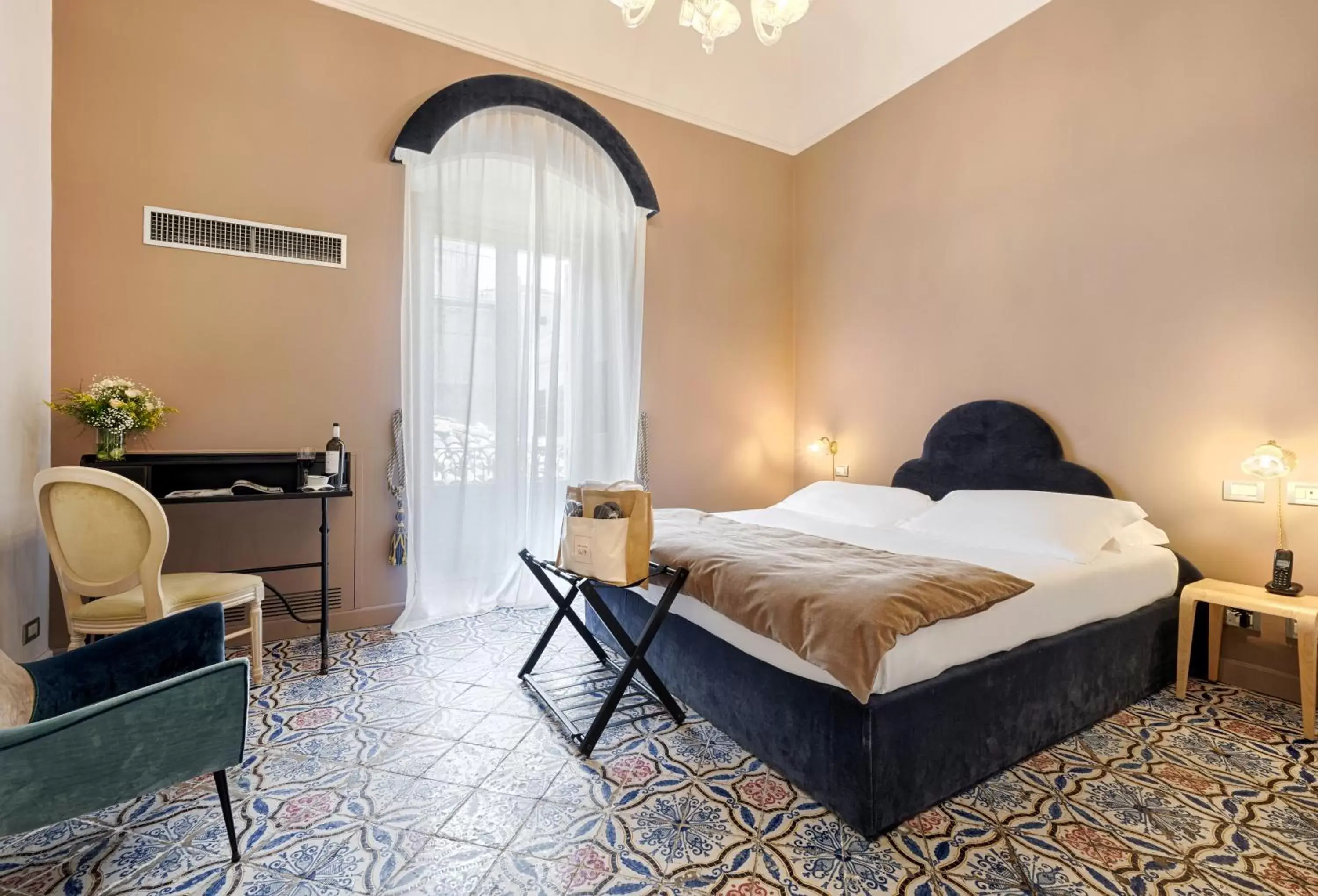 Bedroom, Bed in Relais Antica Badia - San Maurizio 1619