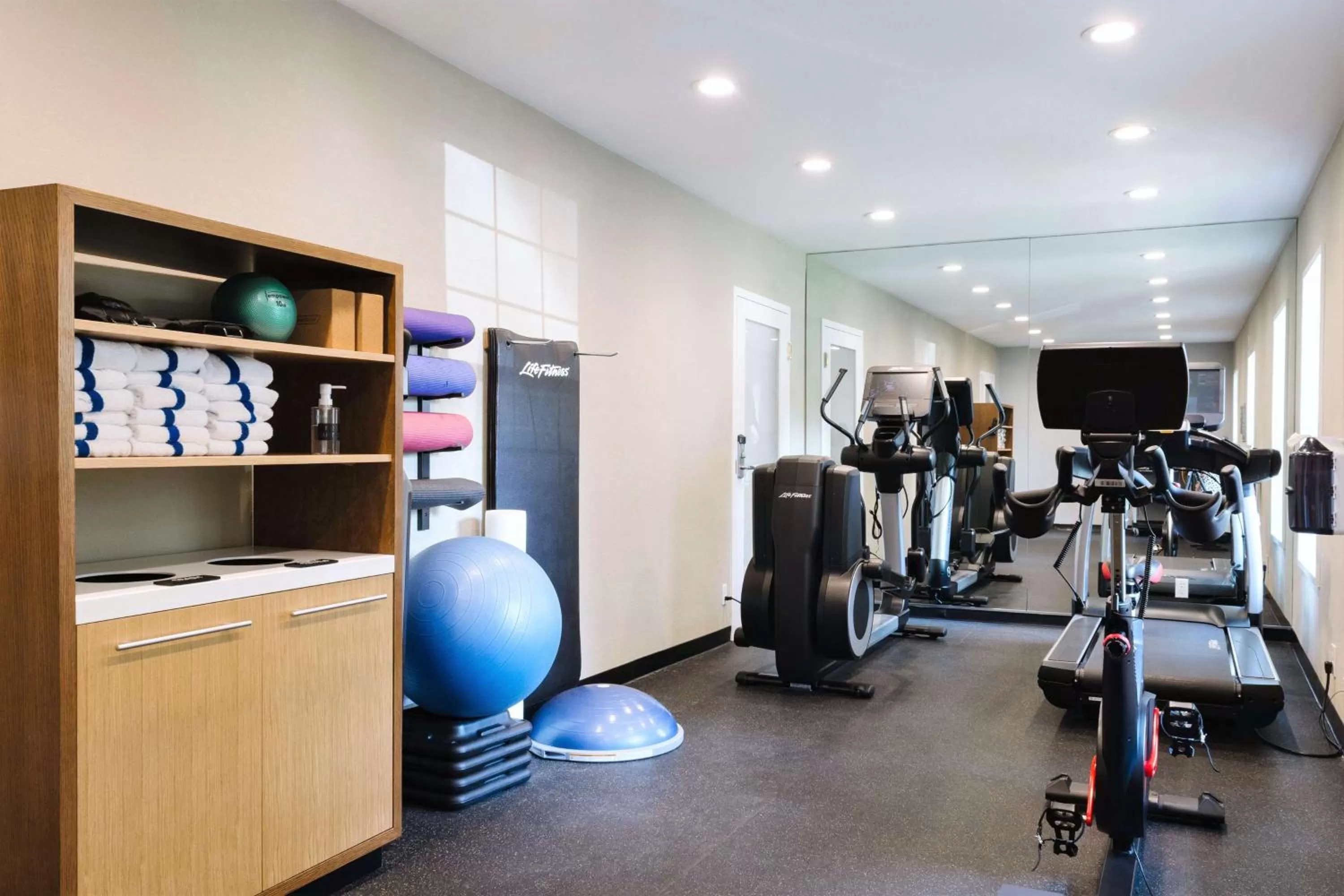 Fitness centre/facilities in The Inn at Saratoga, Tapestry Collection by Hilton
