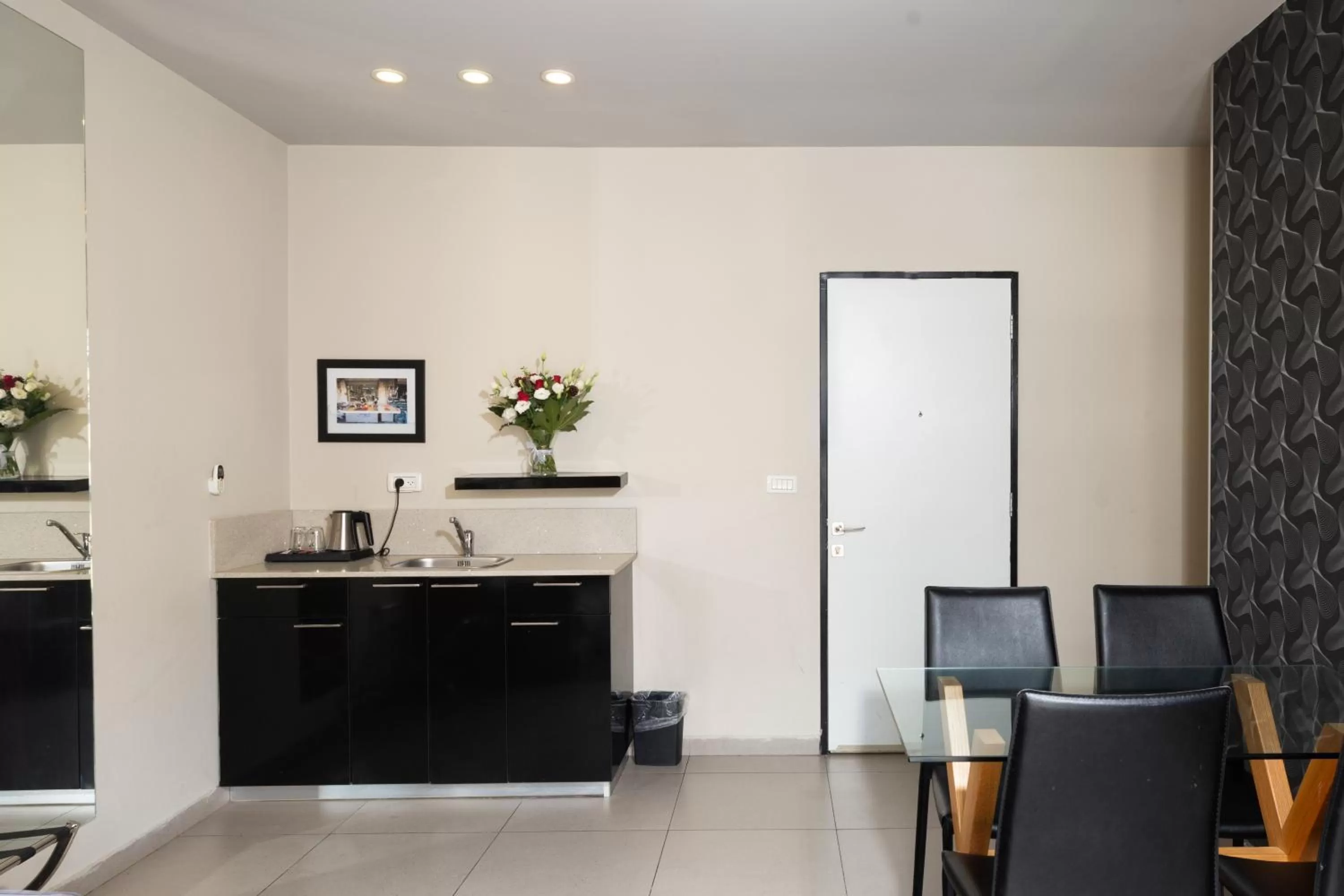 Kitchen or kitchenette in Hillel 11 Hotel