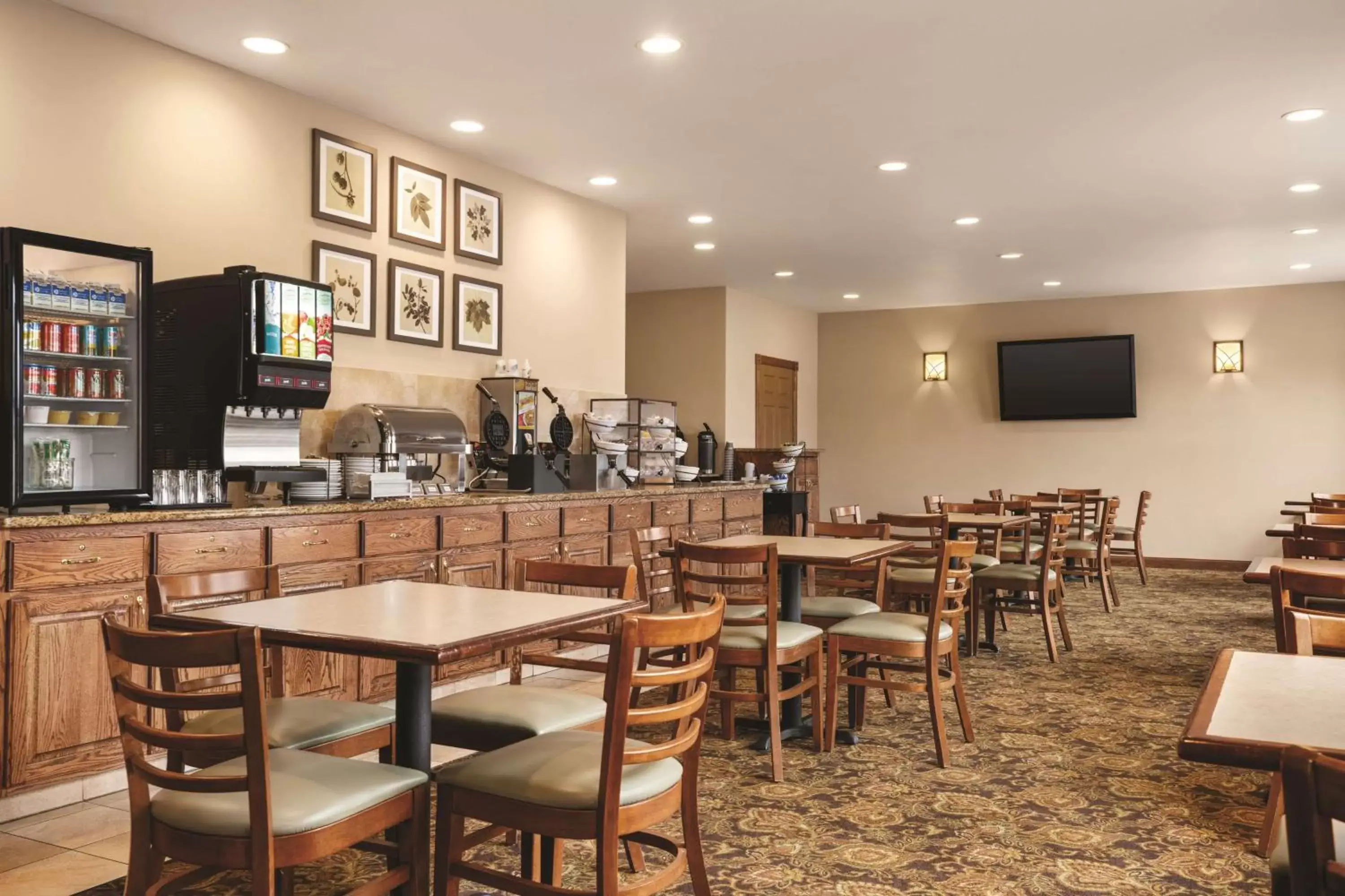 Restaurant/Places to Eat in Country Inn & Suites by Radisson, Forest Lake, MN