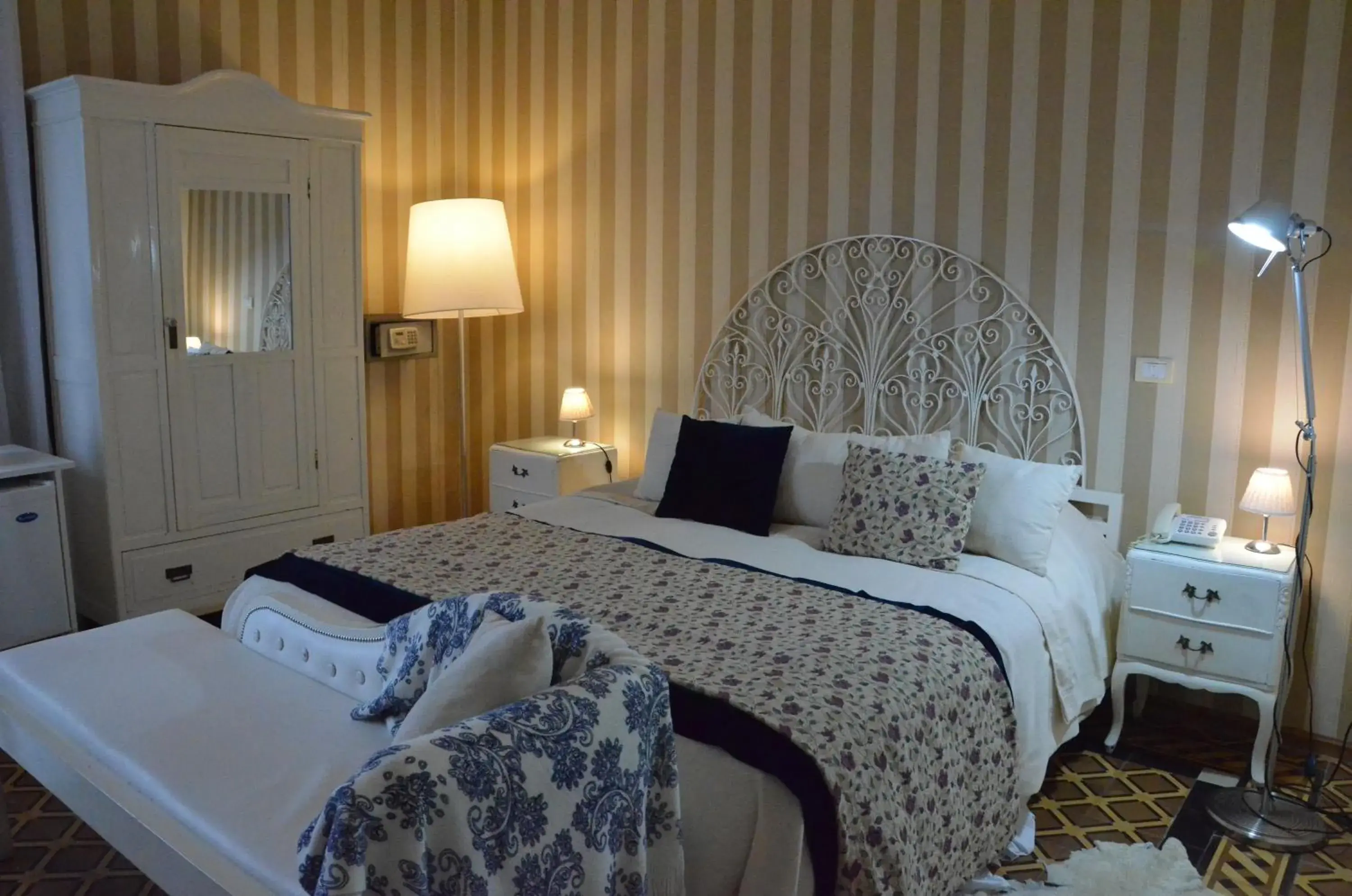 Bed in Los Muelles Boutique Hotel