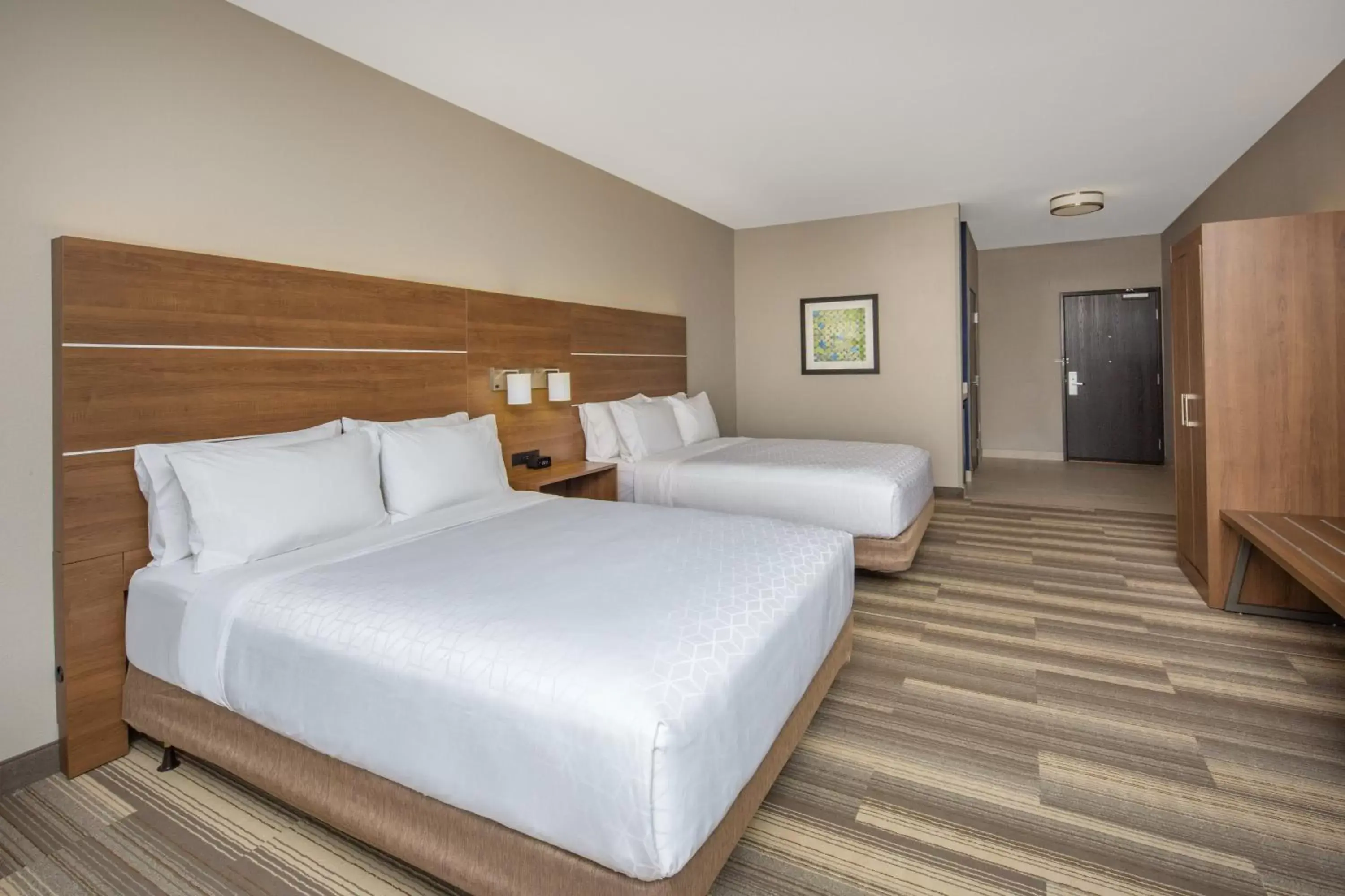 Photo of the whole room, Bed in Holiday Inn Express Surprise, an IHG Hotel
