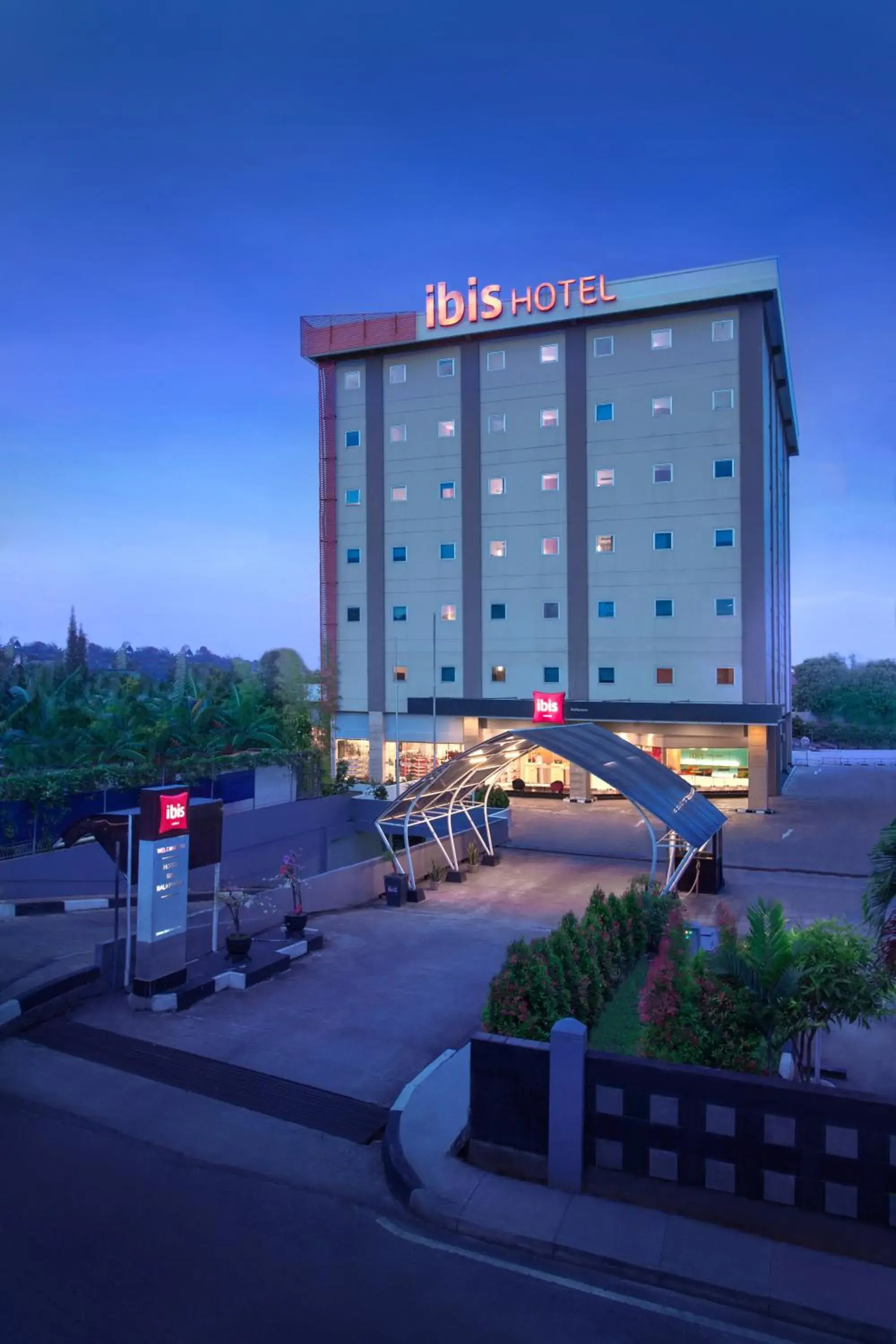 Facade/entrance, Property Building in Ibis Balikpapan Hotel