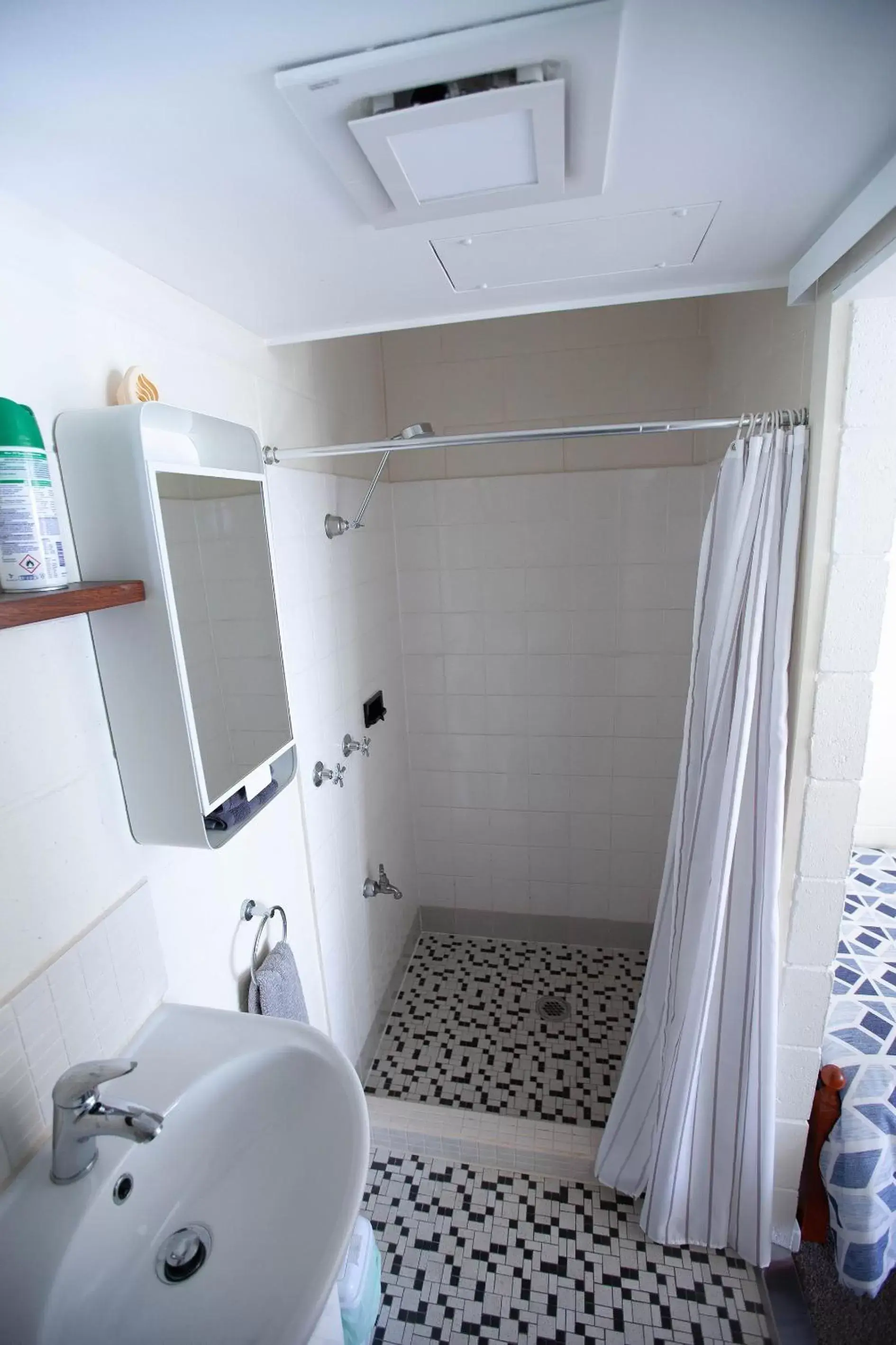 Bathroom in Tuross Head Motel