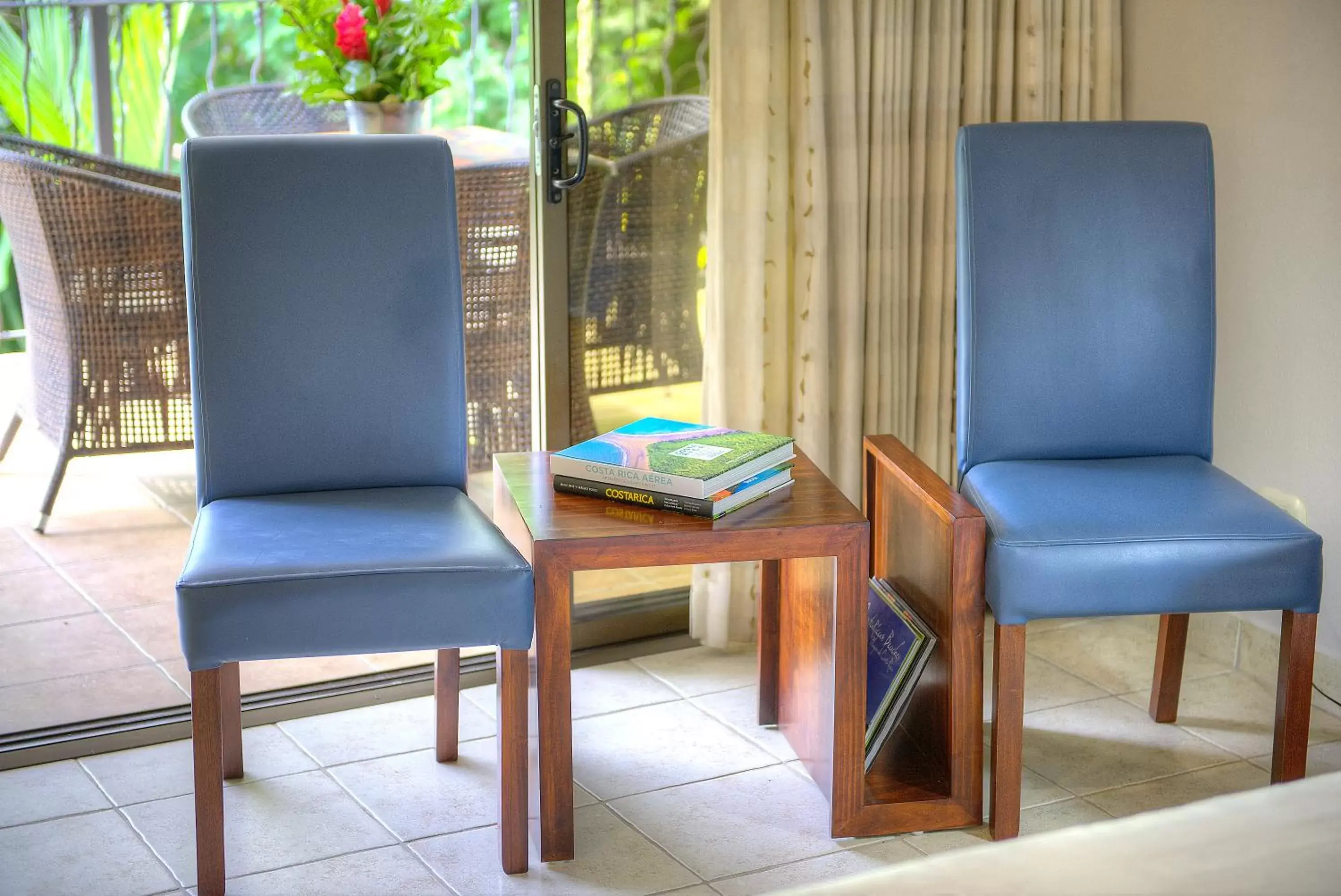 Balcony/Terrace, Seating Area in Pumilio Mountain & Ocean Hotel