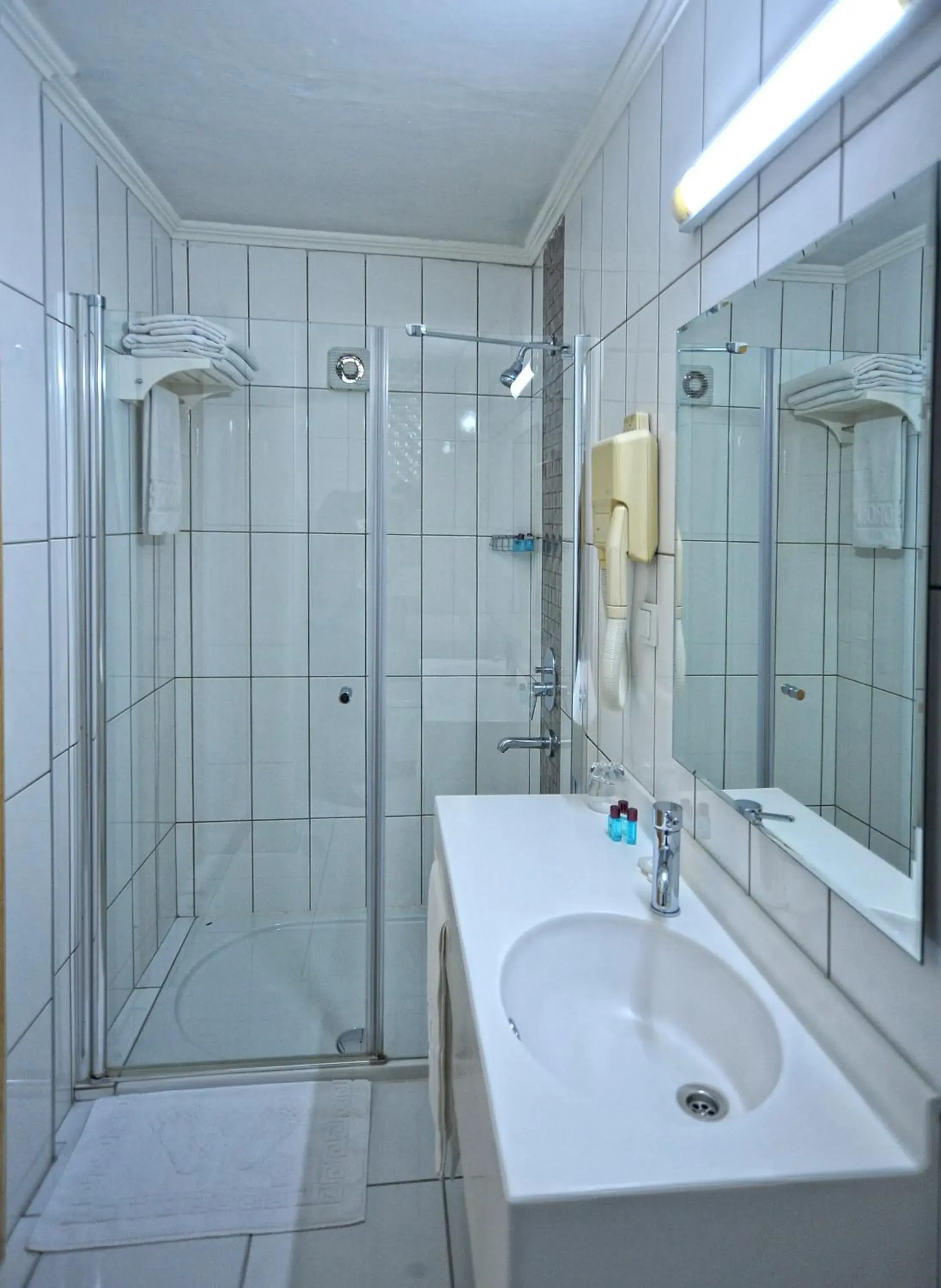 Bathroom in Horon Hotel
