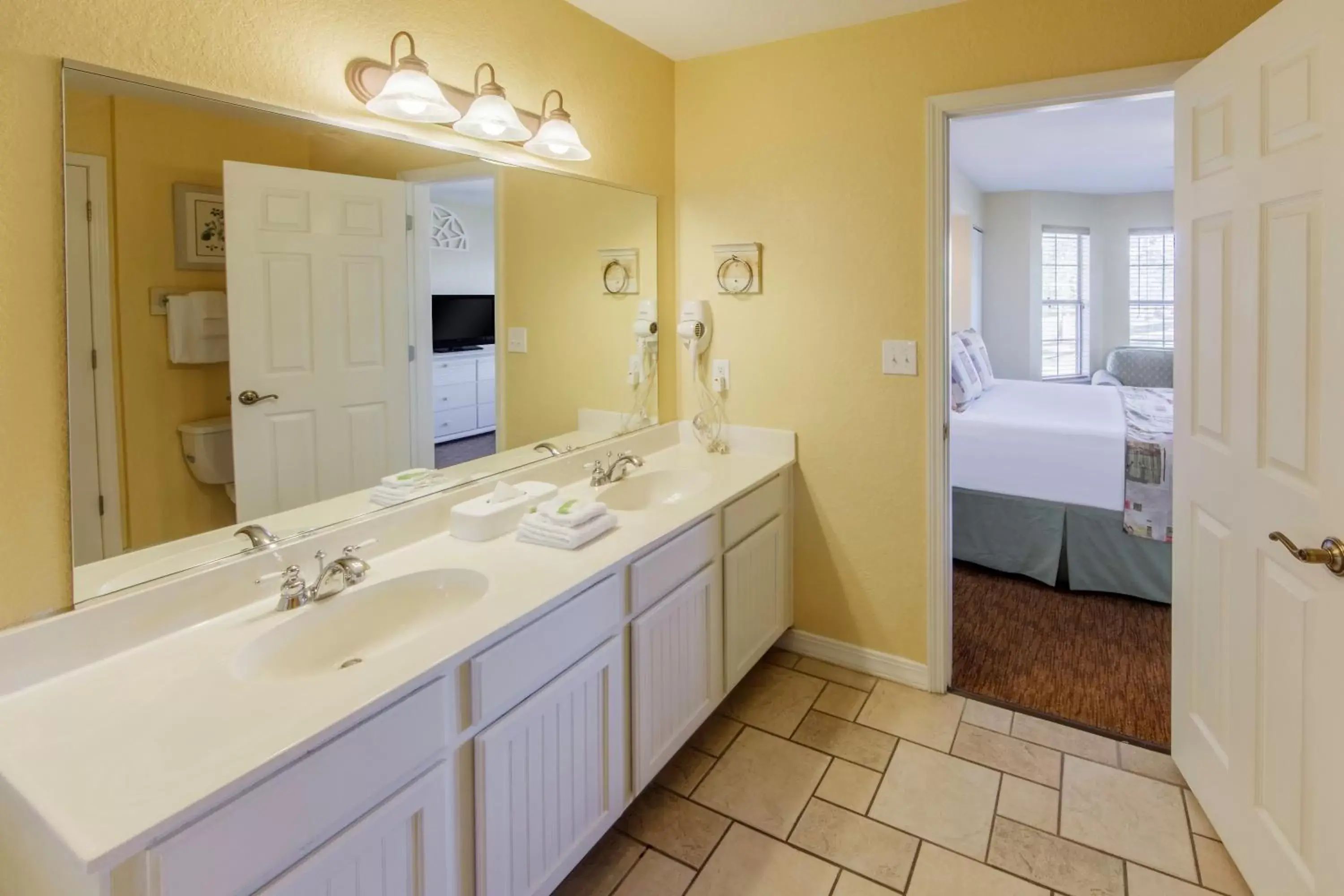 Photo of the whole room, Bathroom in Holiday Inn Club Vacations Piney Shores Resort at Lake Conroe