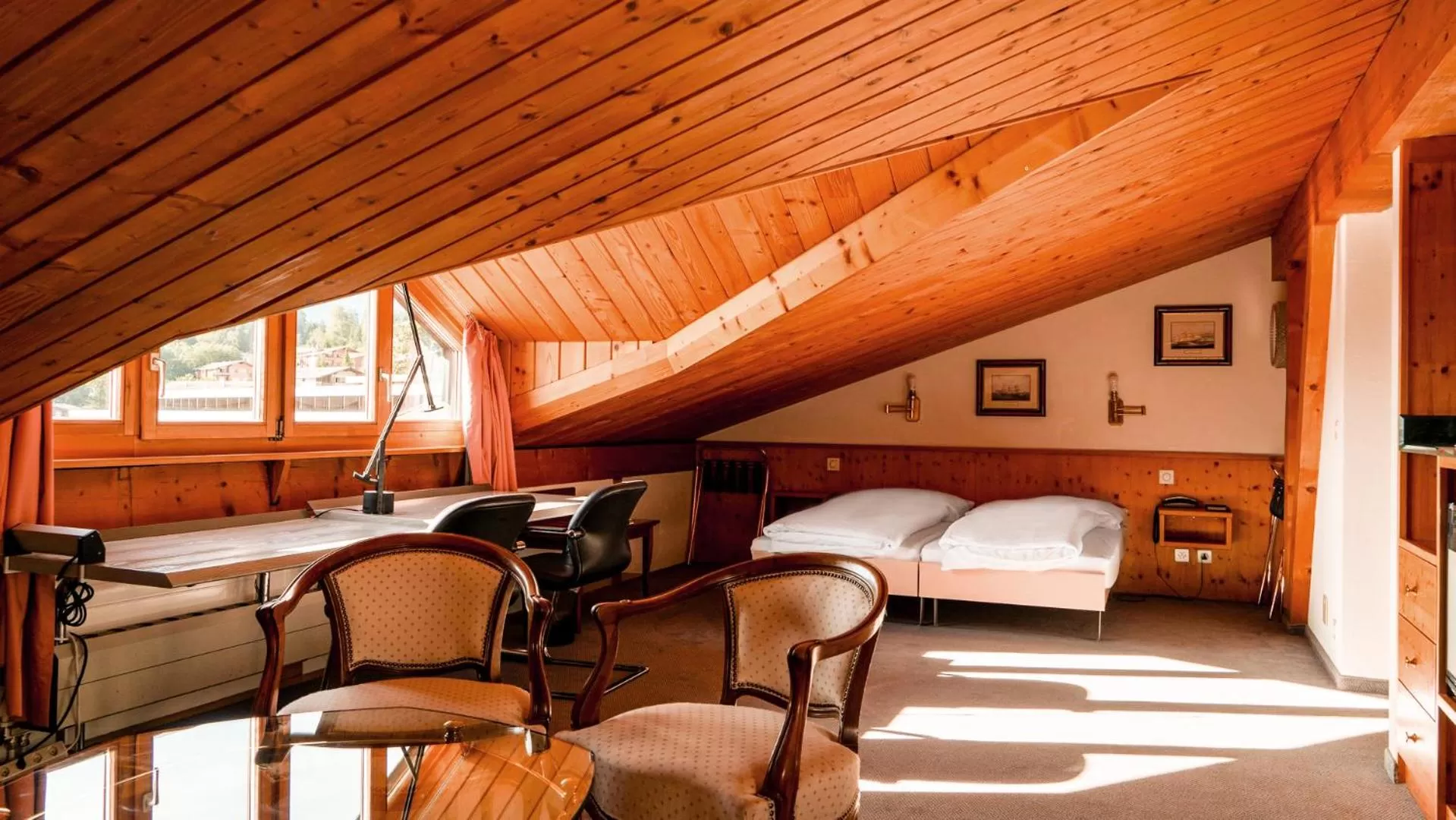 Living room, Bed in Hostel Flims