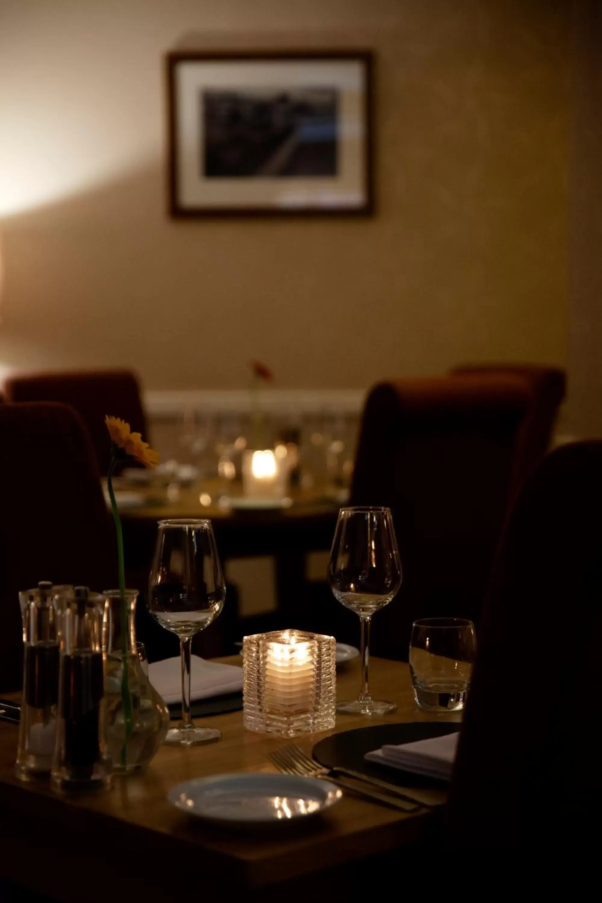 Restaurant/Places to Eat in Three Salmons Hotel