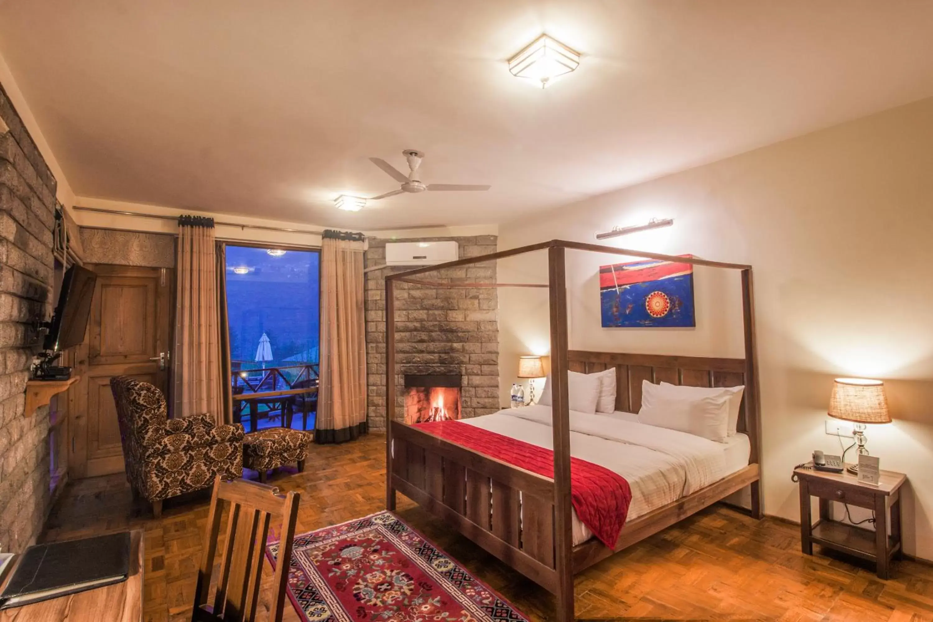 cot in Larisa Resort Manali