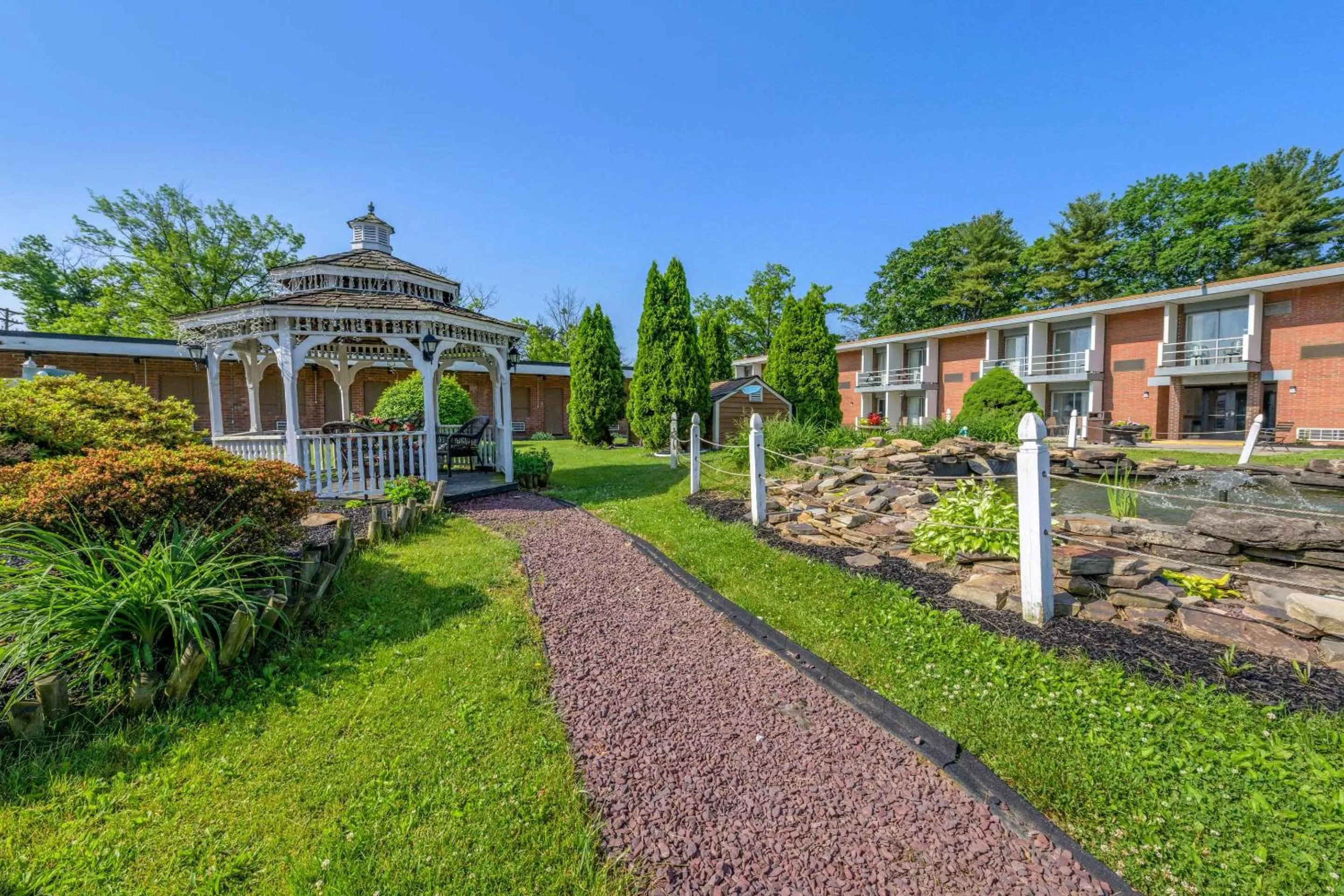 Property building in Inn at Lebanon - Hershey & Manheim area