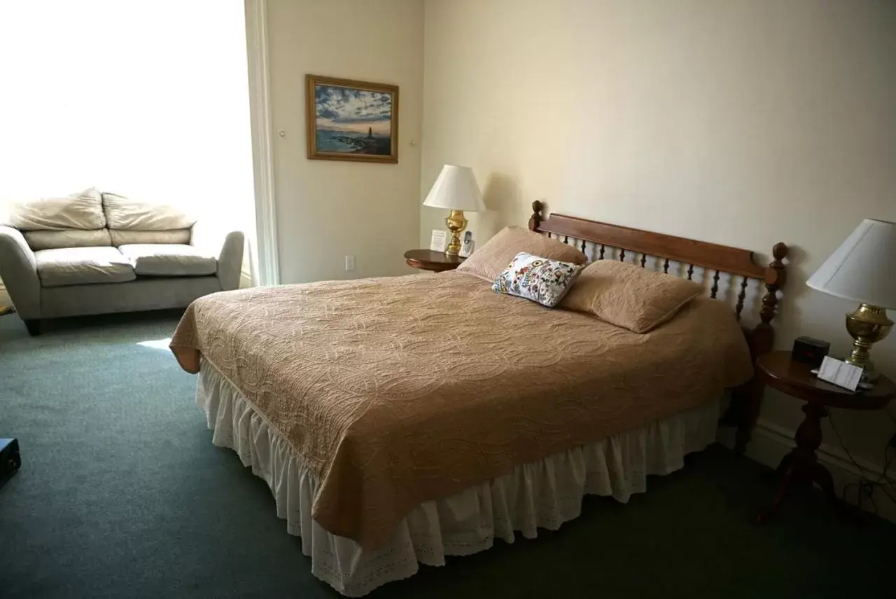 Deluxe Room - Curwen House- NO PETS in The Salem Inn