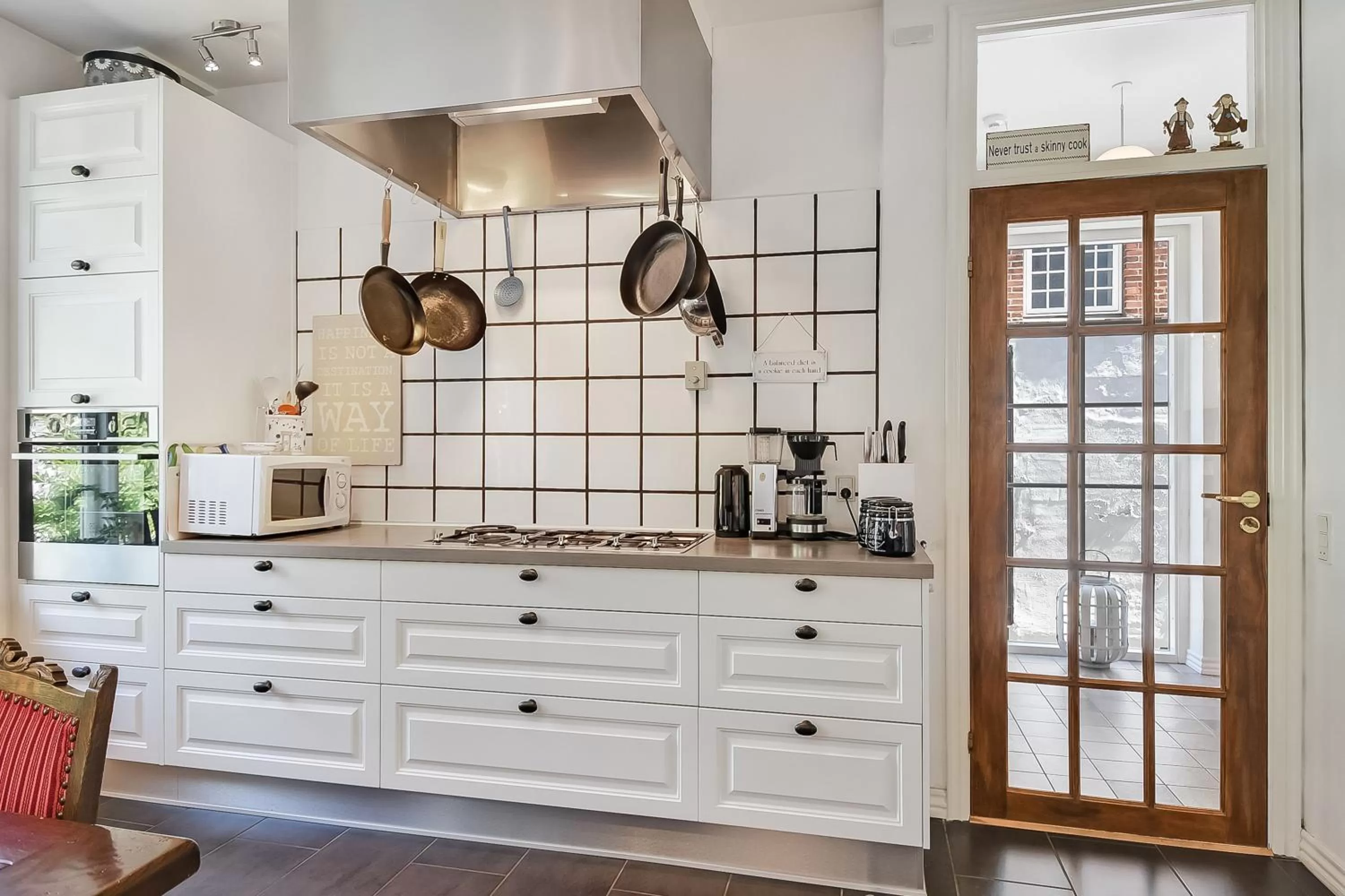 Communal kitchen in Sweethome Guesthouse