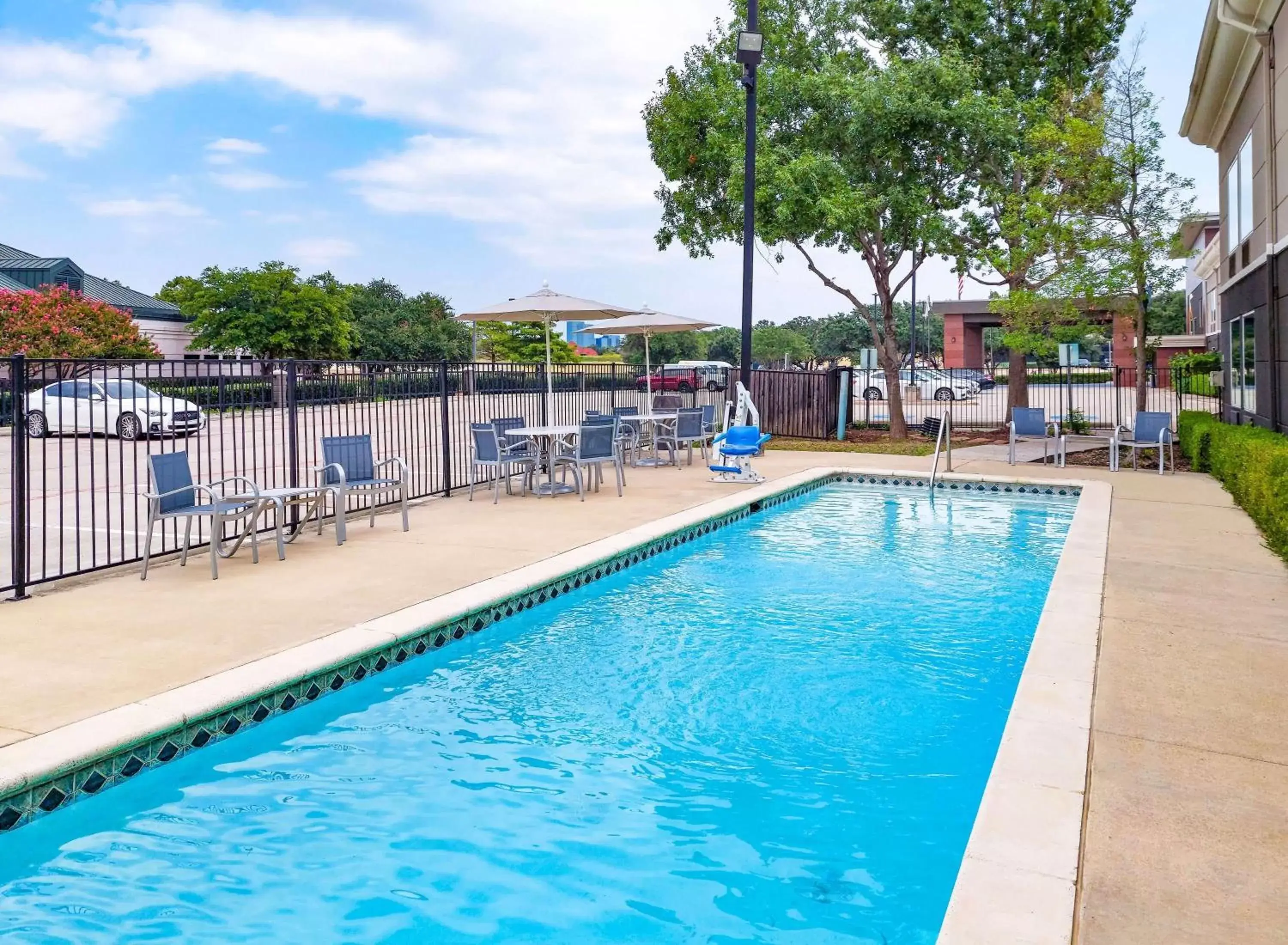 Activities, Swimming Pool in La Quinta by Wyndham Dallas - Las Colinas