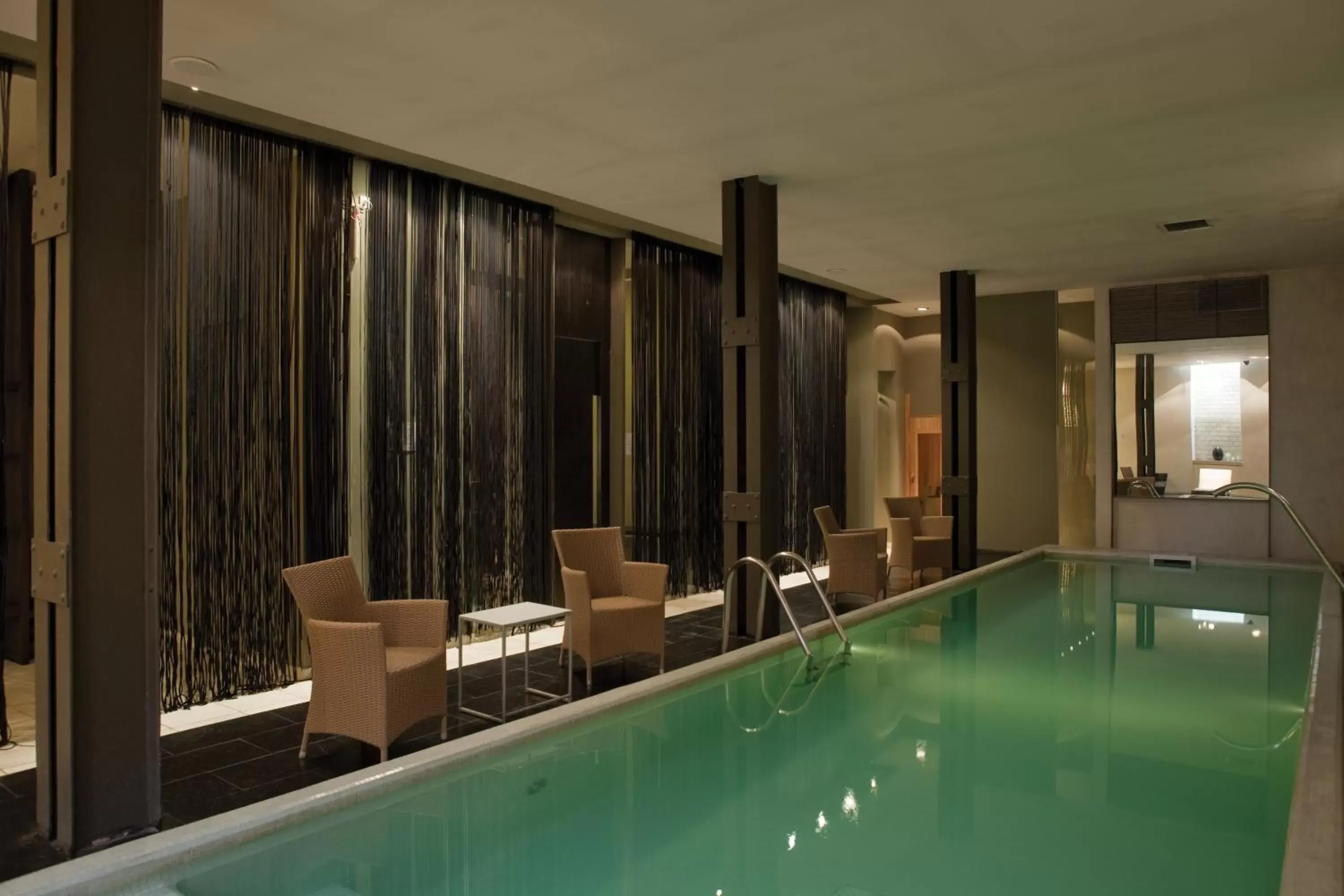 Hot Tub, Swimming Pool in Esplendor by Wyndham Savoy Rosario