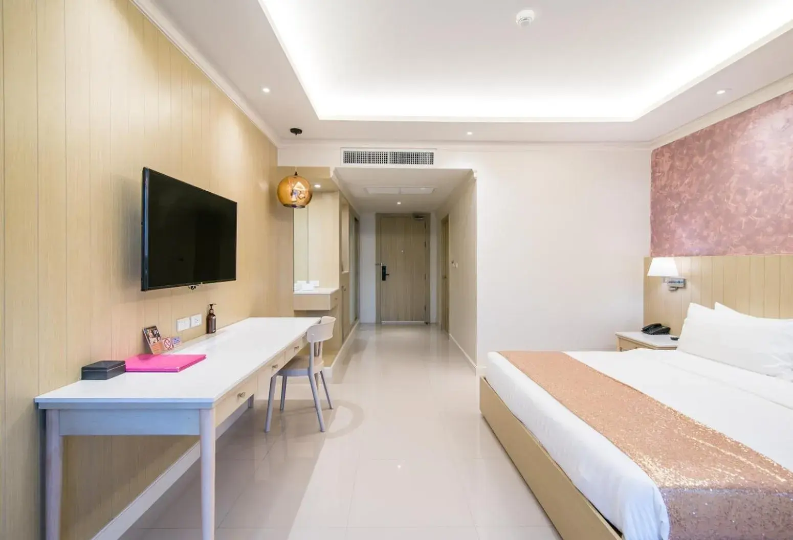 Bedroom, TV/Entertainment Center in The Sea Cret Hua Hin Hotel