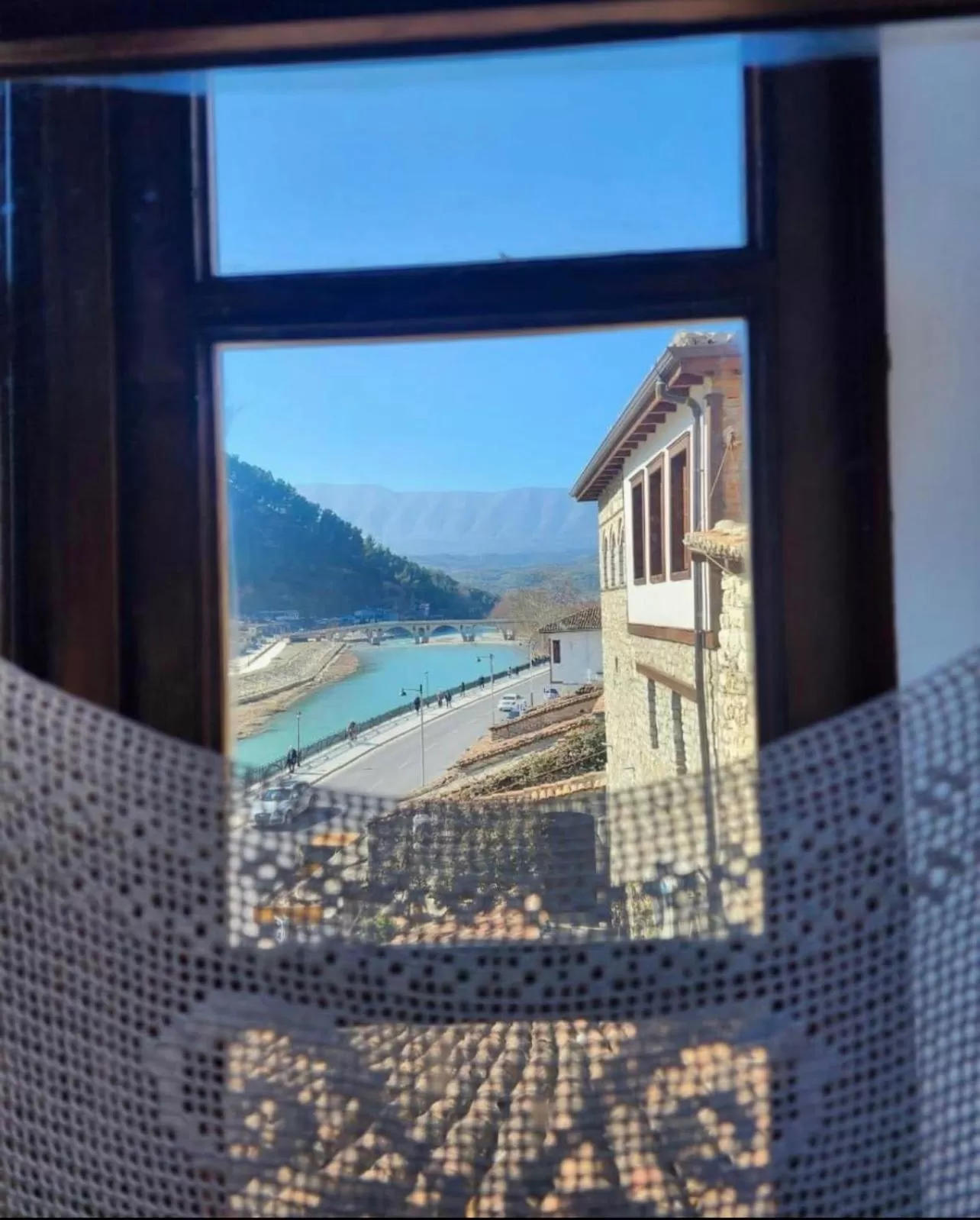 Mountain View in White House Berat