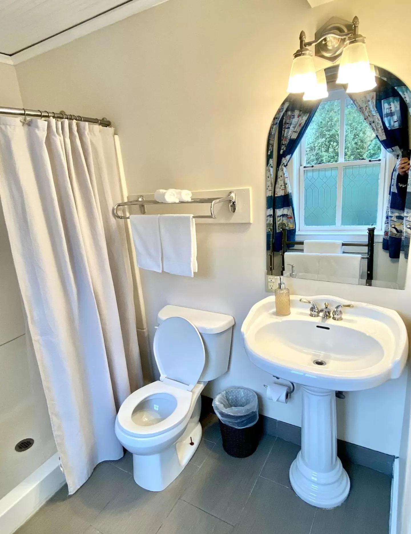 Bathroom in Orcas Hotel