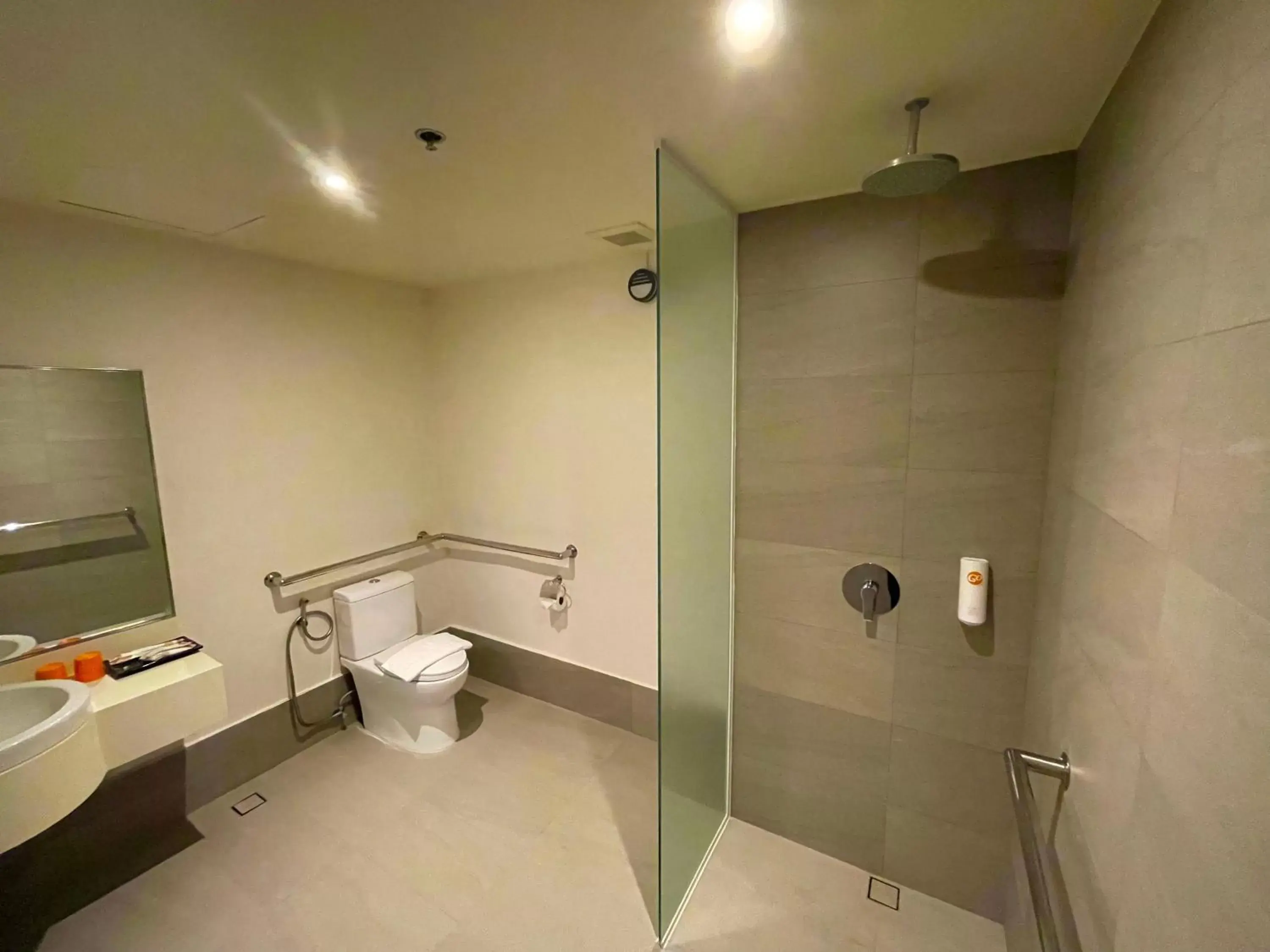 Bathroom in Go Hotels Mandaluyong