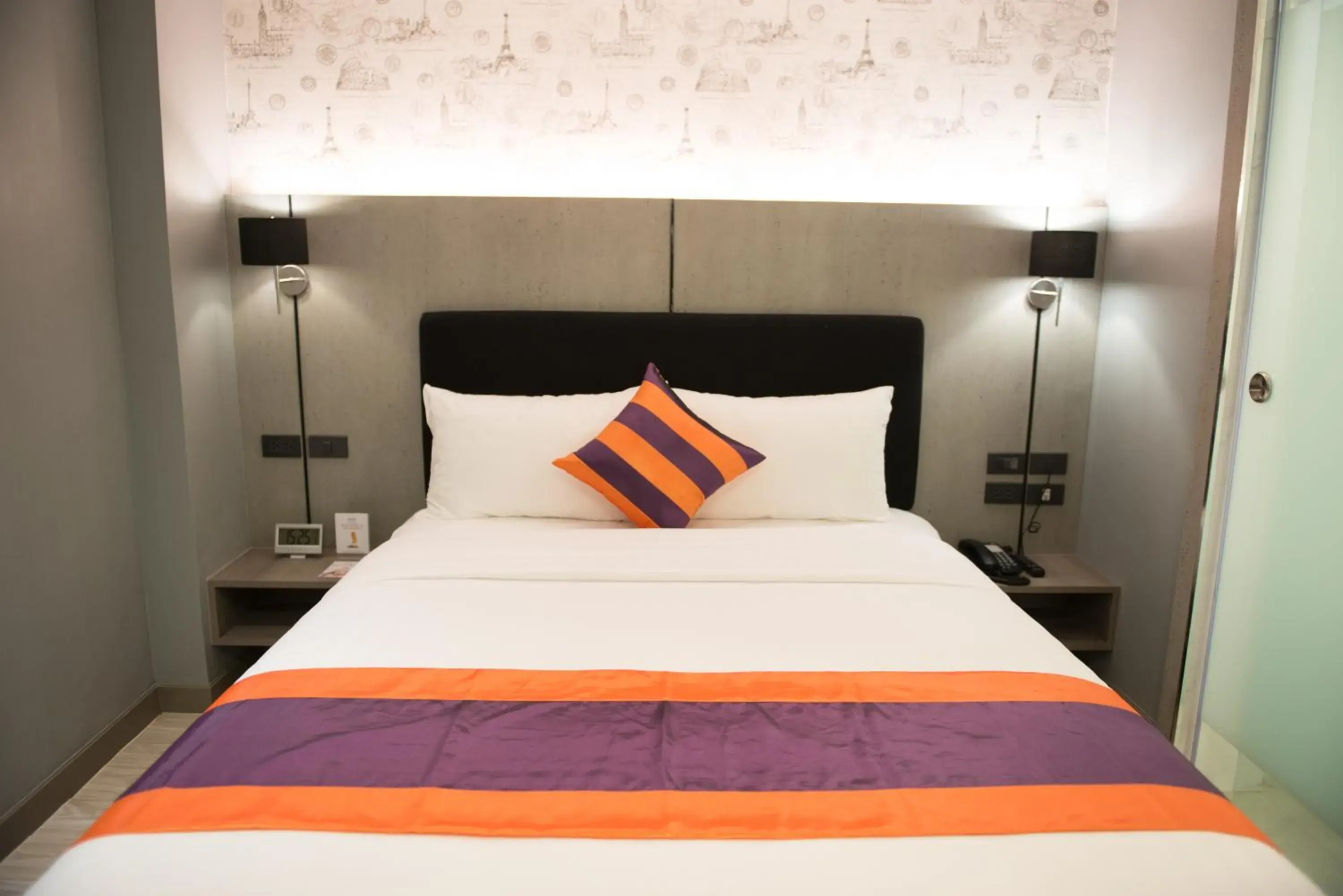 Bedroom, Bed in Studio Ekamai Bedroom, Bed in Studio Ekamai