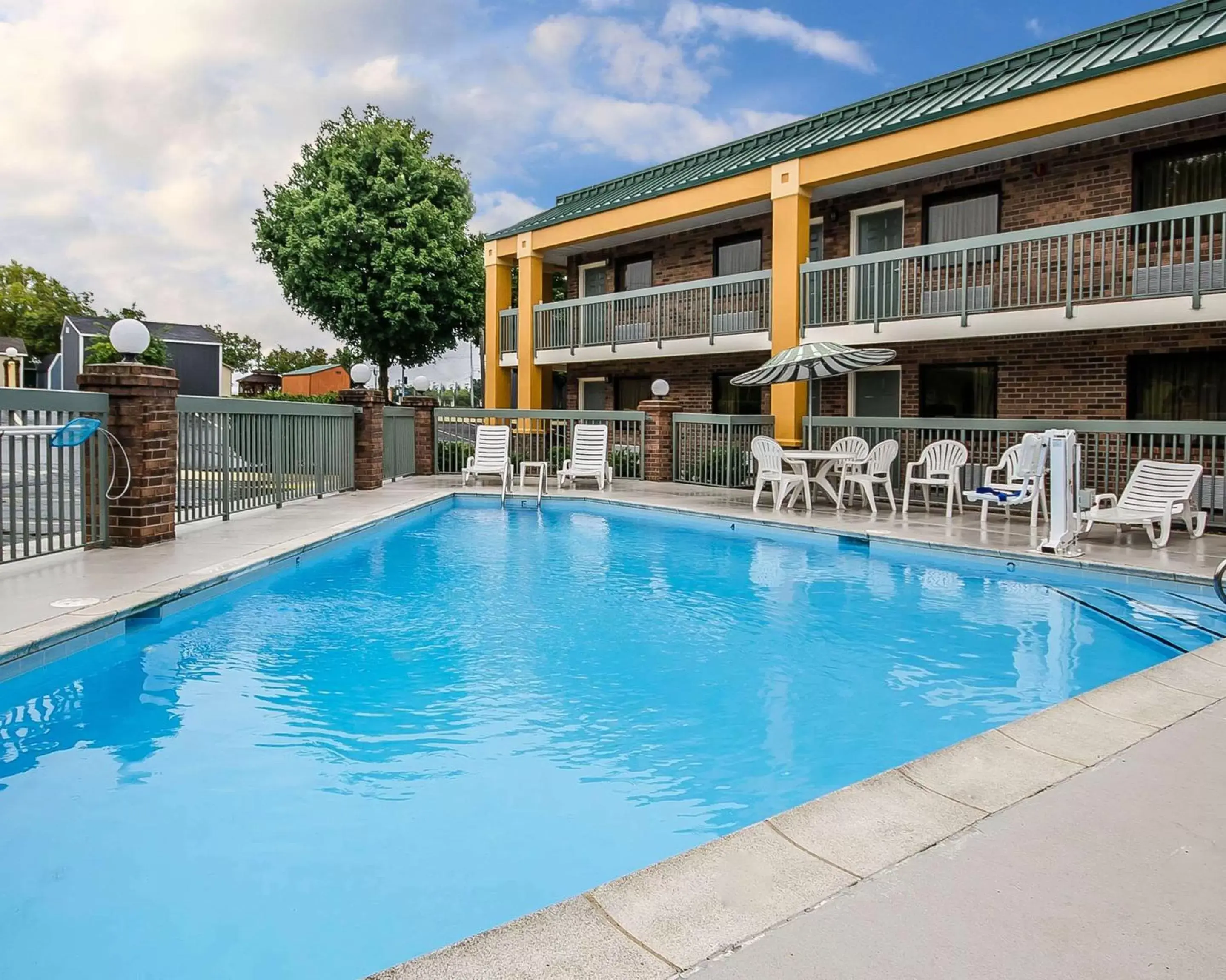On site, Swimming Pool in Quality Inn Franklin