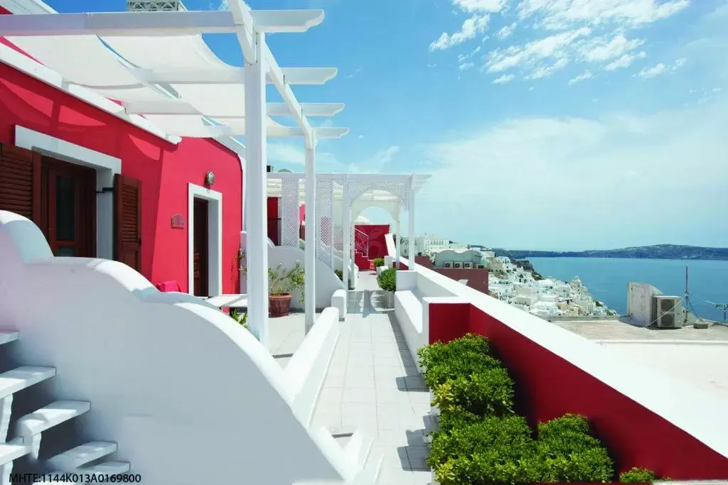 Patio, Balcony/Terrace in Theoxenia Caldera Hotel