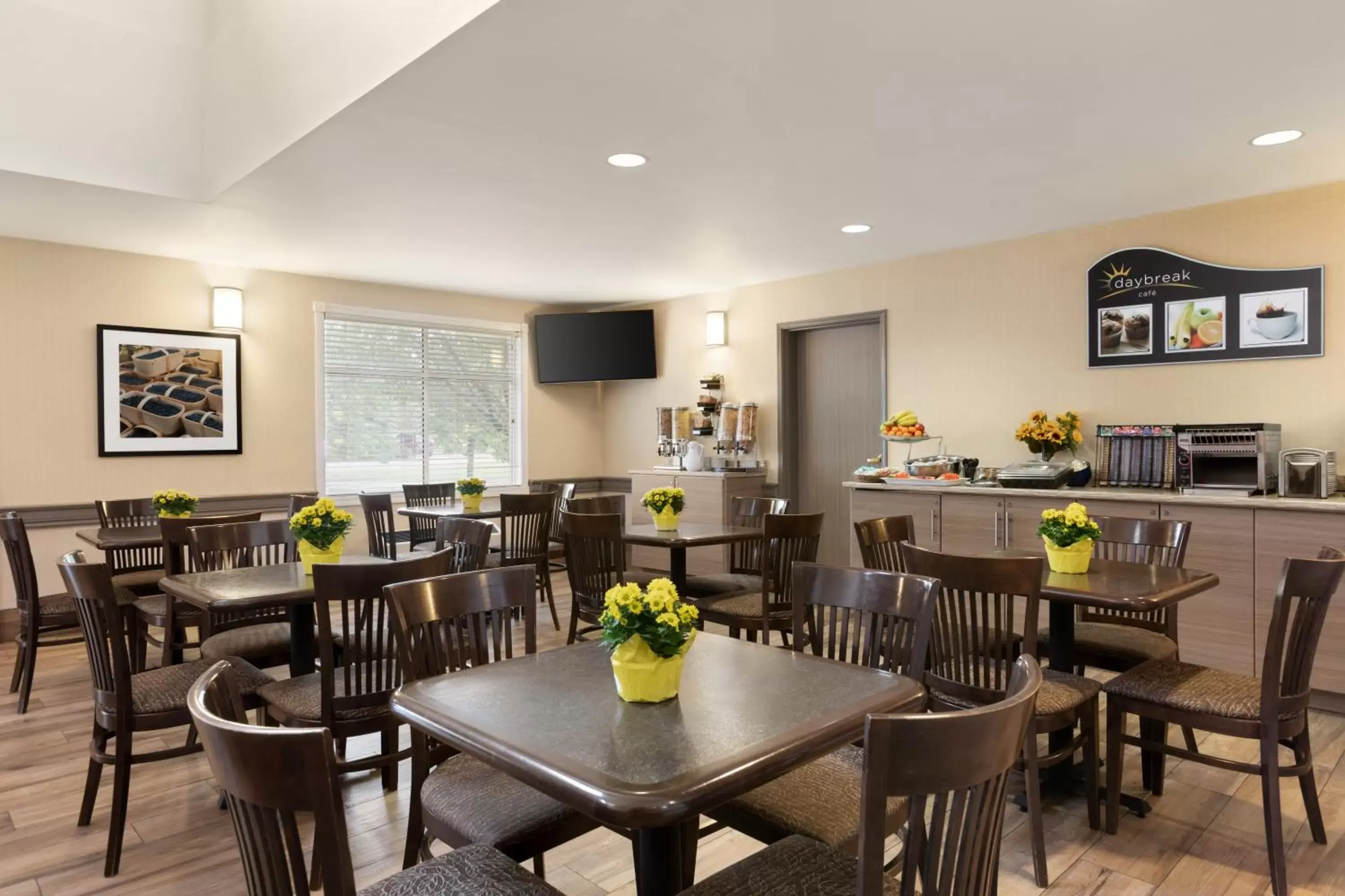 Continental breakfast, Restaurant/Places to Eat in Days Inn by Wyndham Ottawa Airport