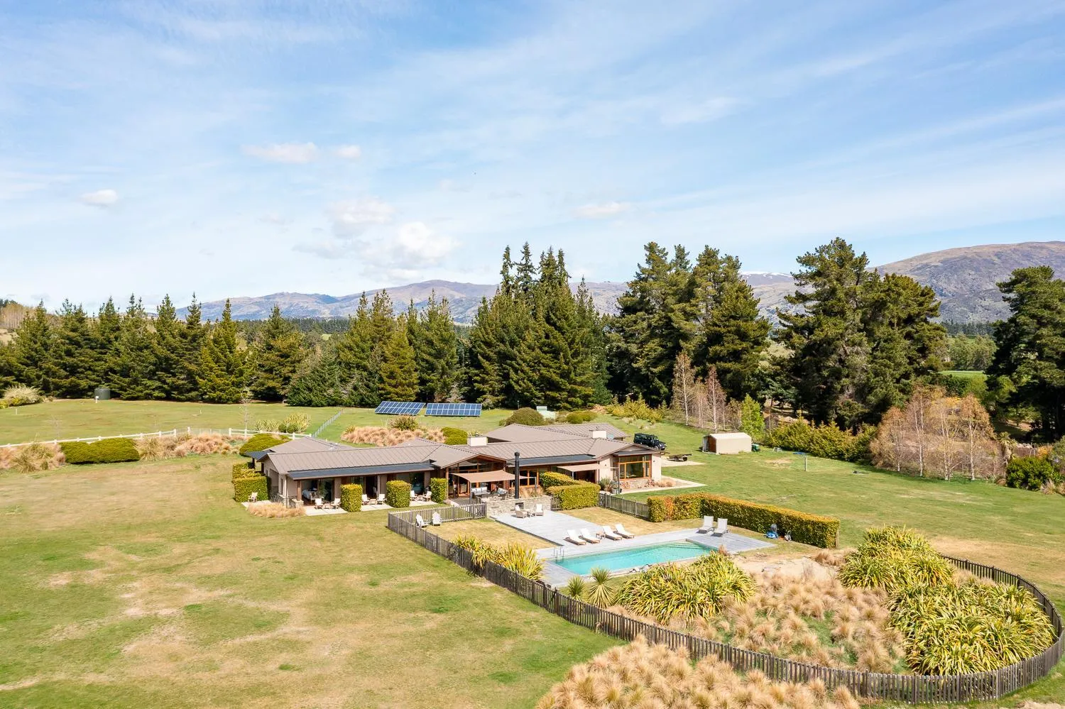 Property building, Pool View in Wanaka Haven Lodge Accommodation