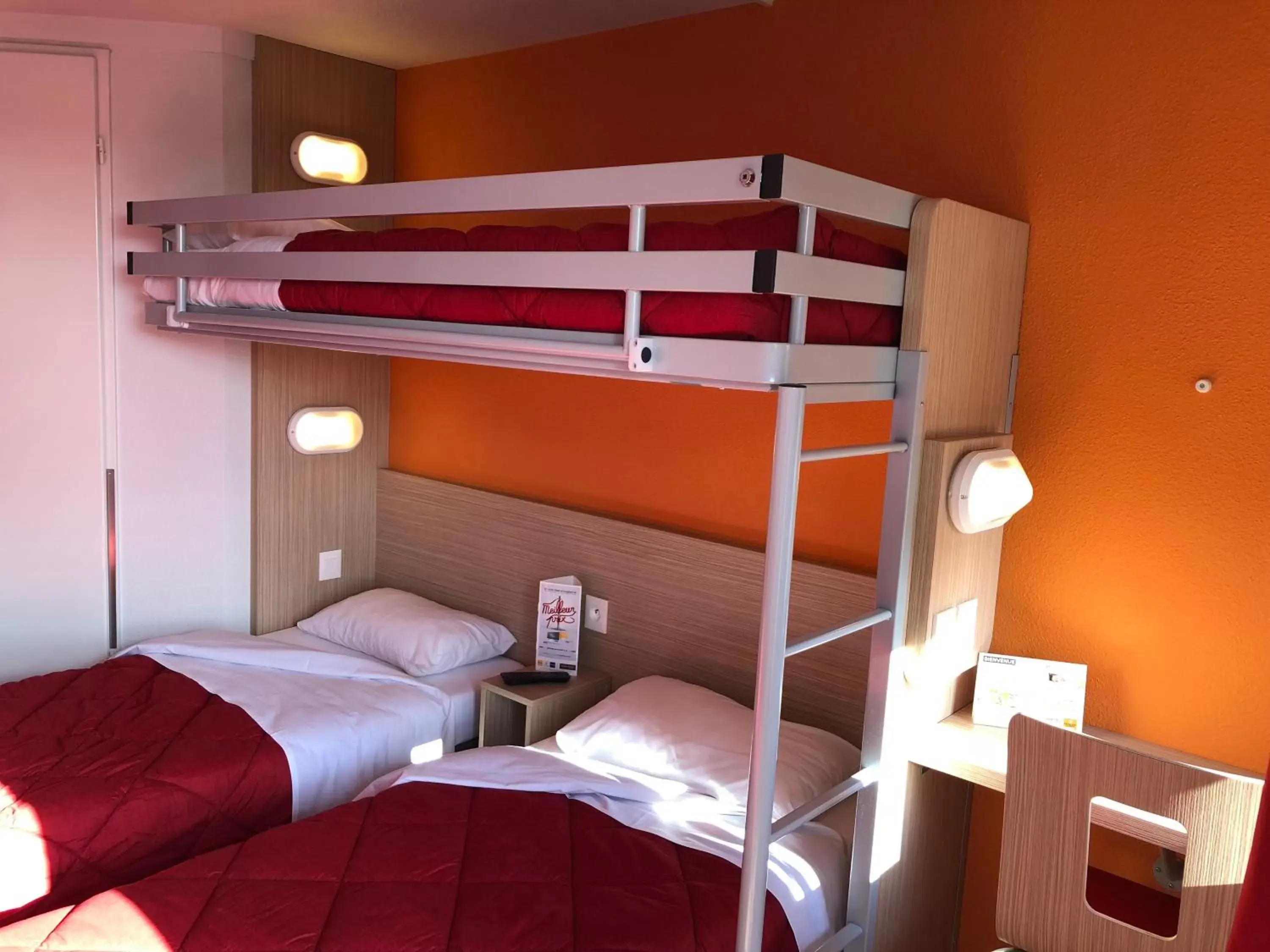 Photo of the whole room, Bunk Bed in Premiere Classe Perpignan Sud