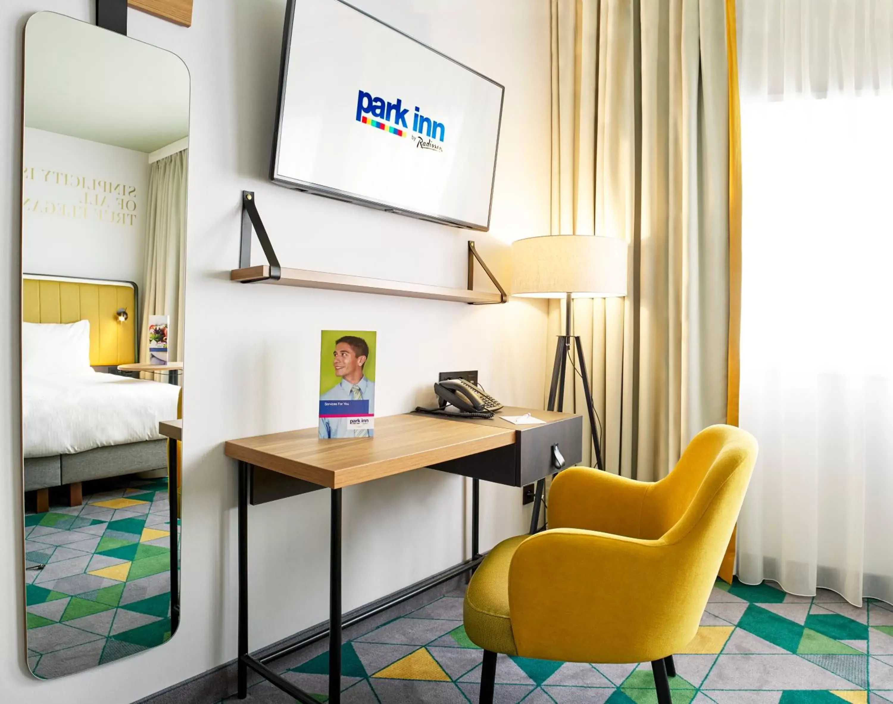 TV and multimedia in Park Inn By Radisson Hasselt