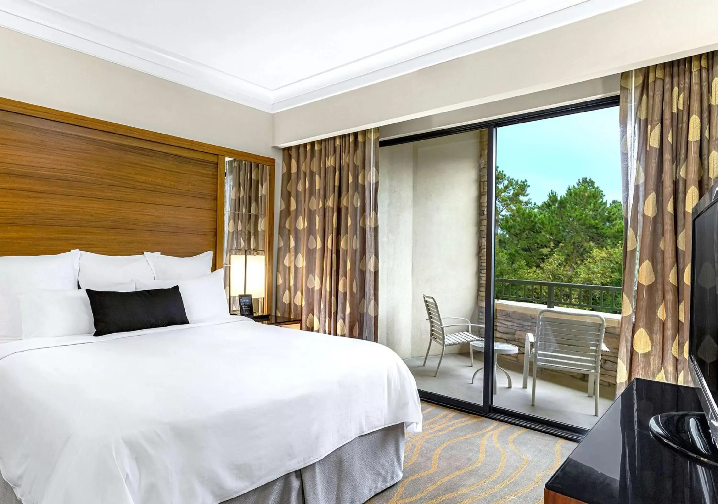 View (from property/room), Bed in The Woodlands Resort, Curio Collection by Hilton