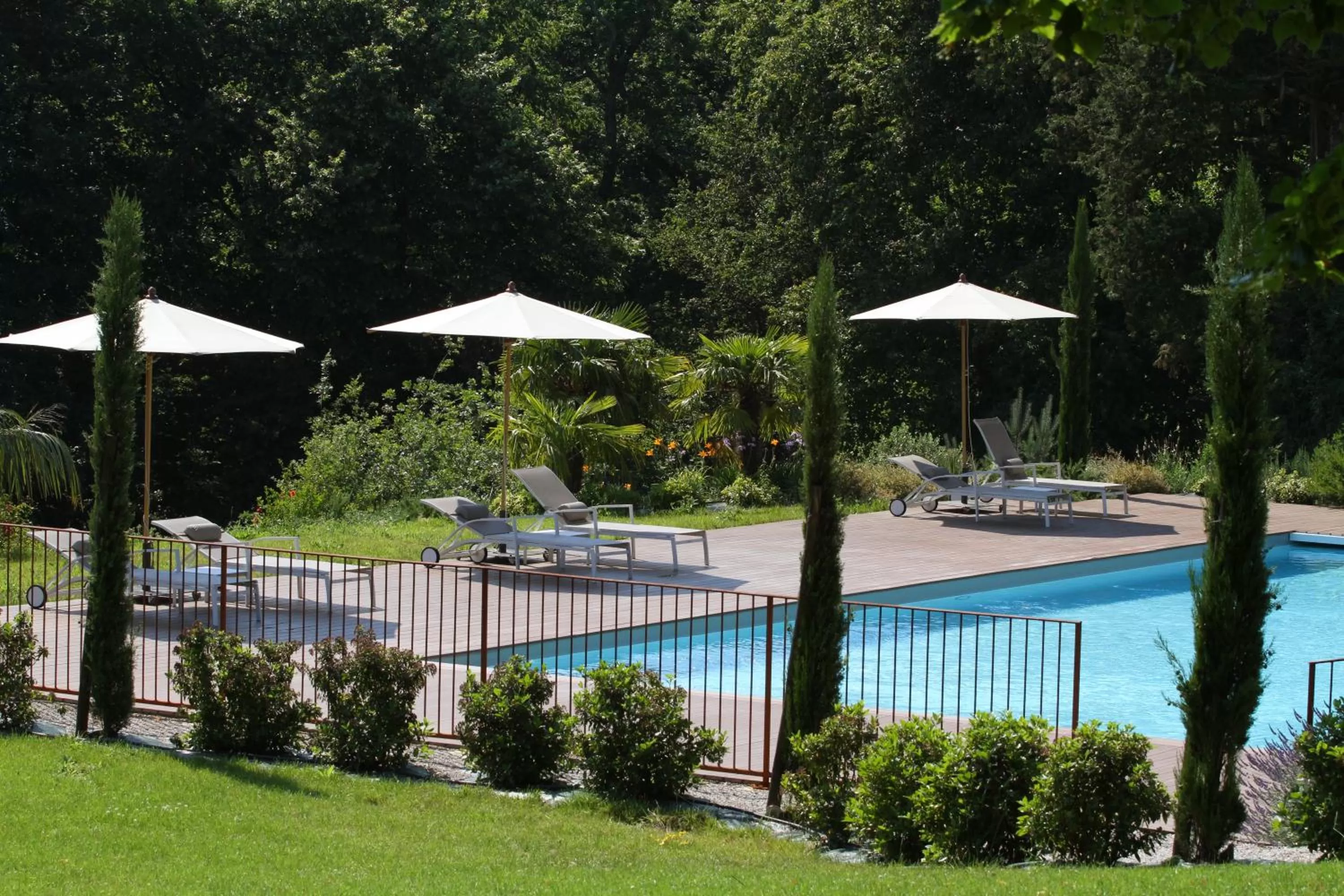 Swimming pool in Domaine Le Castelet
