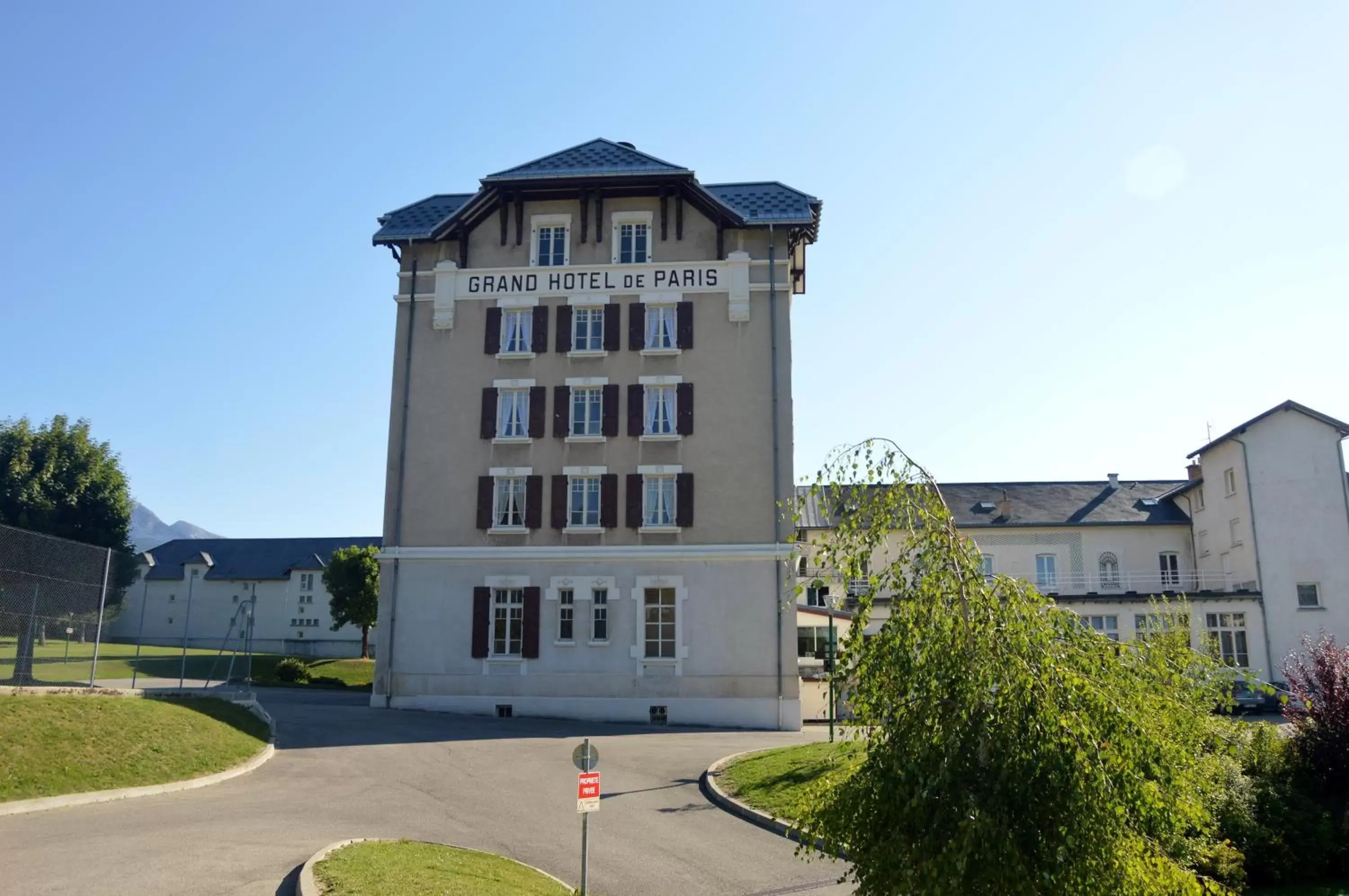 Property Building in Best Western Grand Hotel de Paris