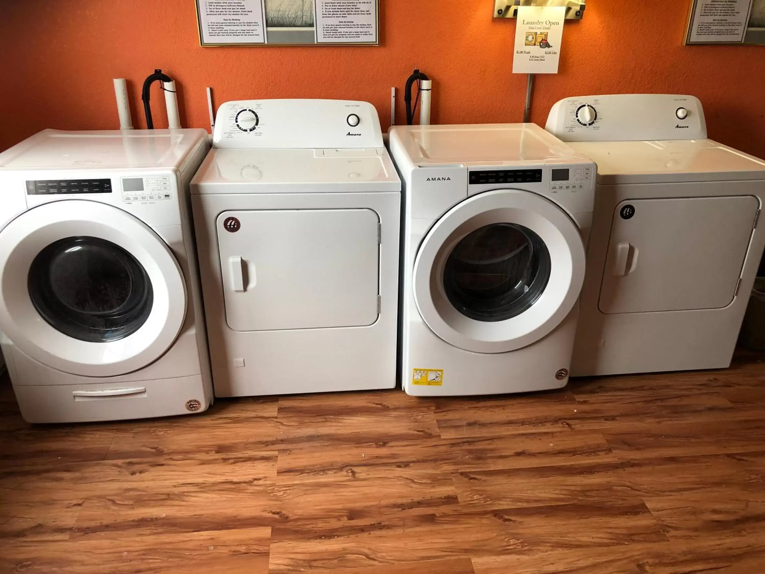 laundry, Bathroom in Reliance Inn