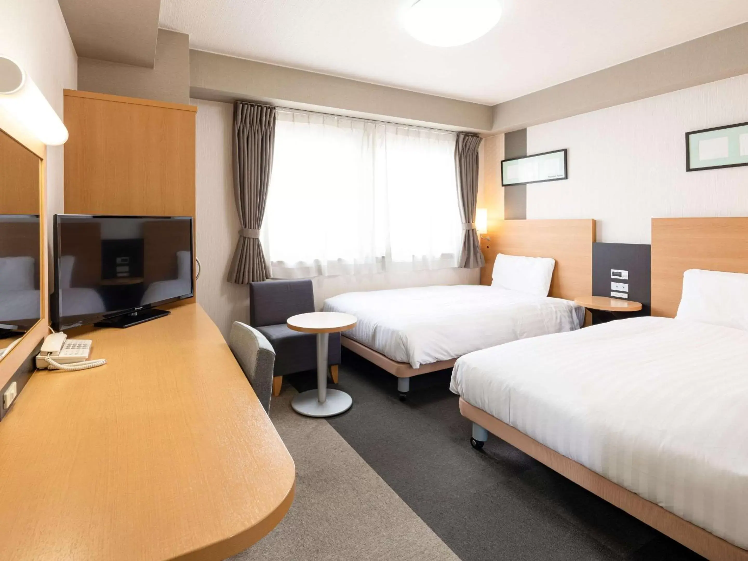 Photo of the whole room, Bed in Comfort Hotel Himeji