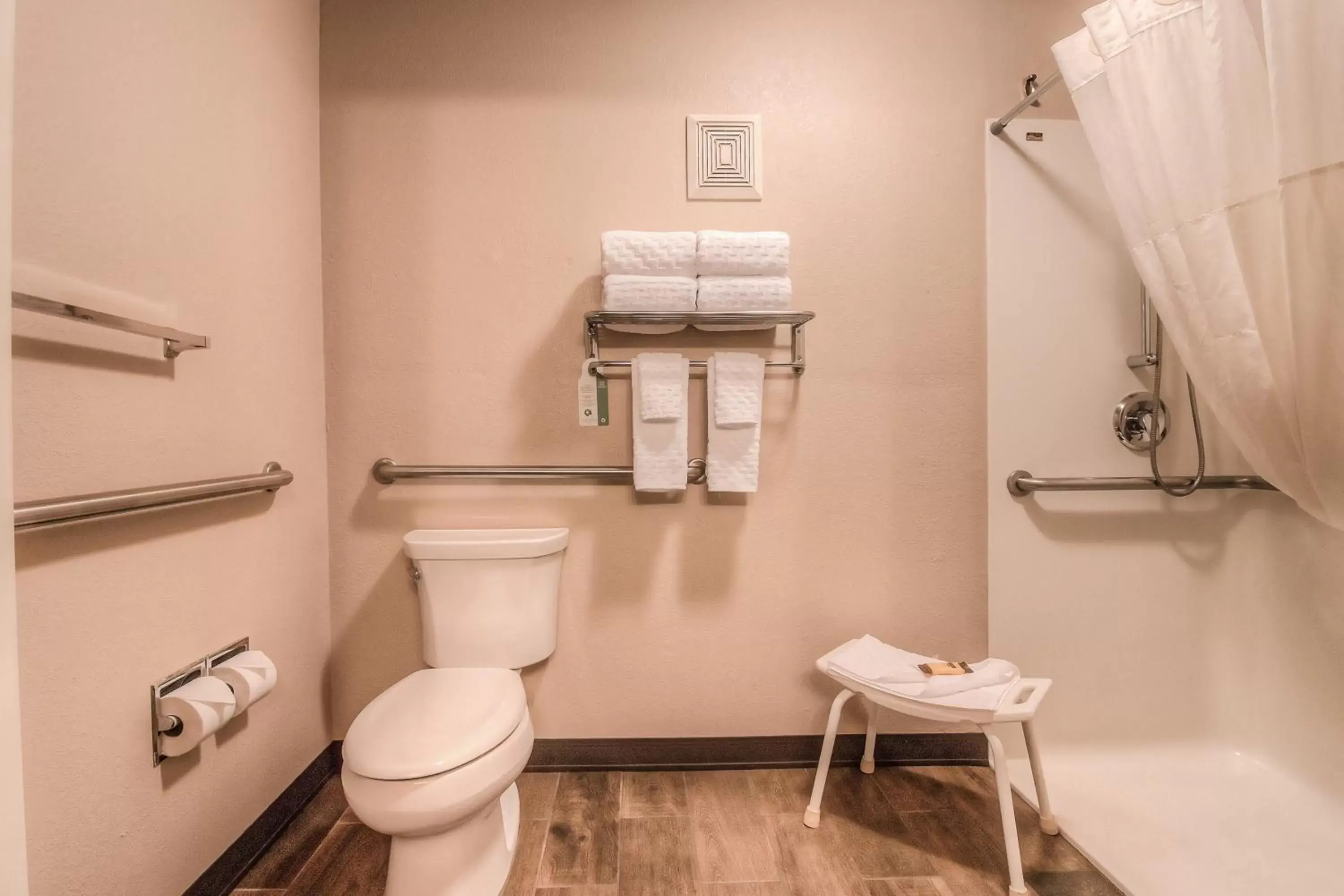 Bathroom in Best Western Plus Yakima Hotel