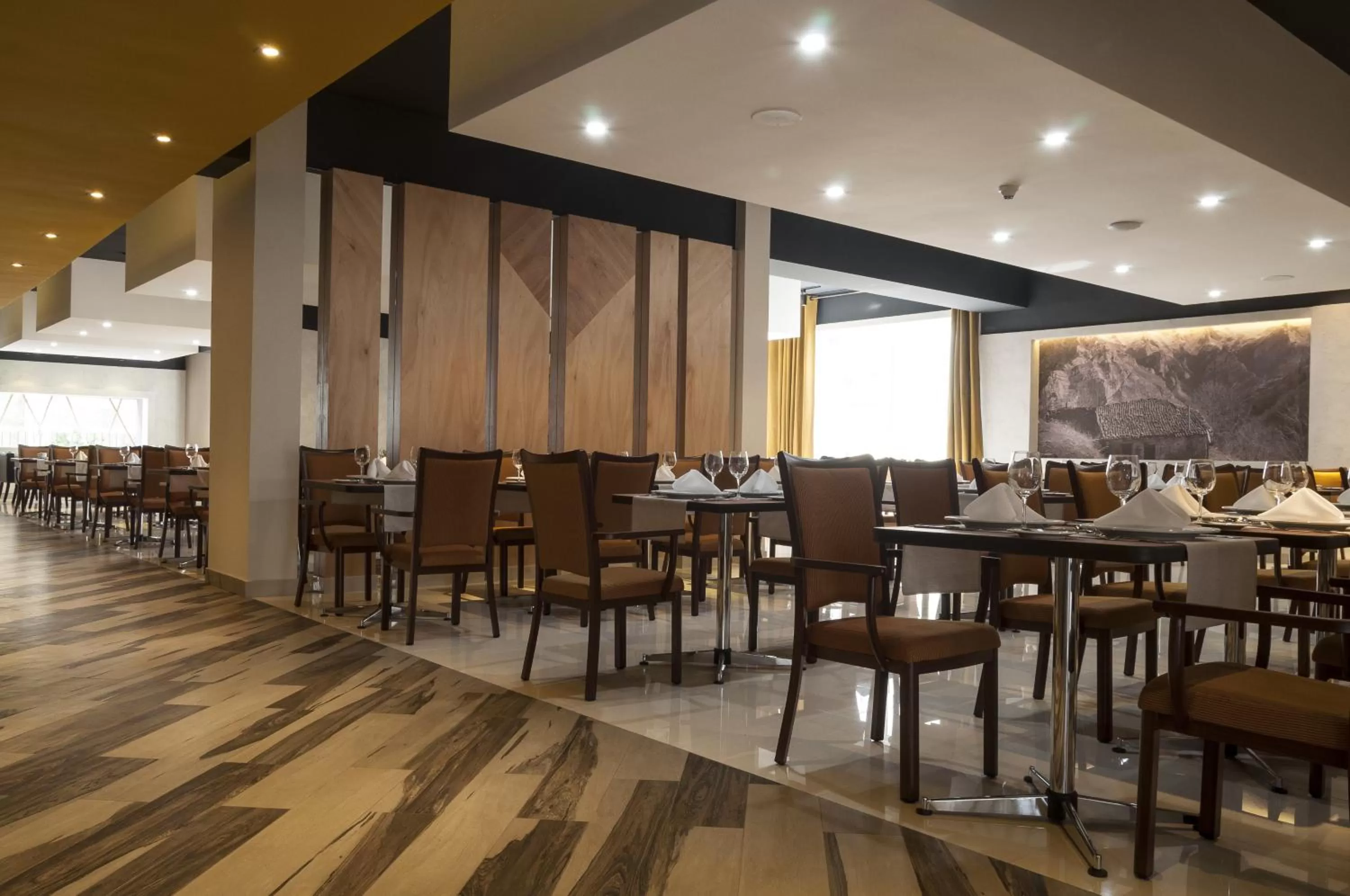 Restaurant/places to eat in Hotel Diego de Almagro Providencia